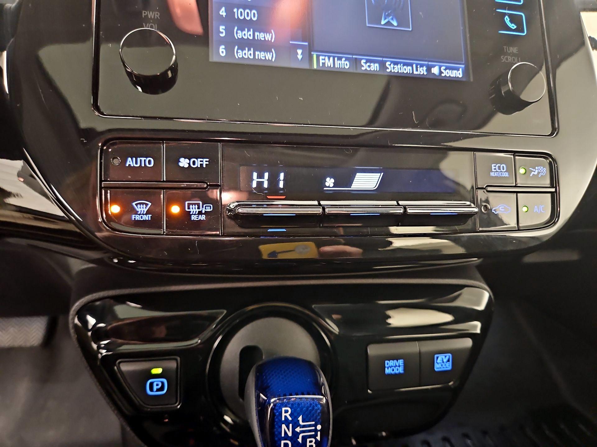 Thumbnail: 2019 Toyota Prius - 16