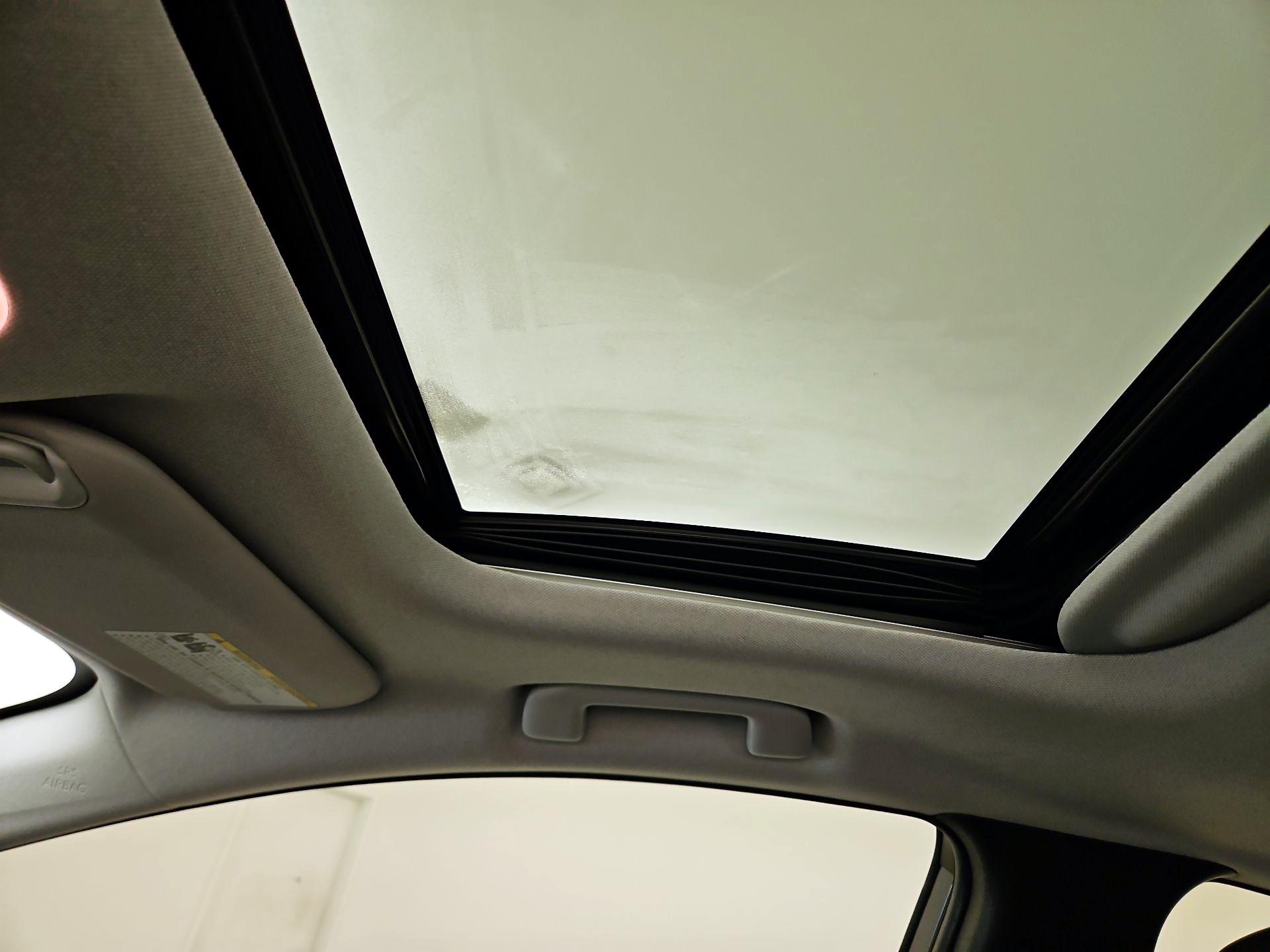 Thumbnail: 2019 Toyota Prius - 18