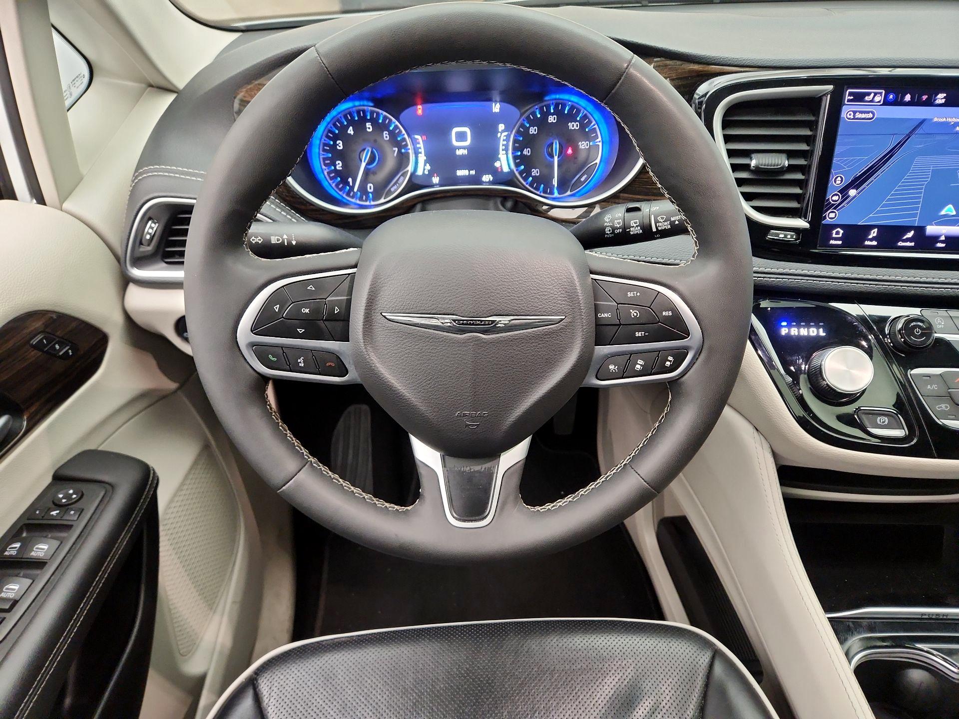 Thumbnail: 2024 Chrysler Pacifica - 10