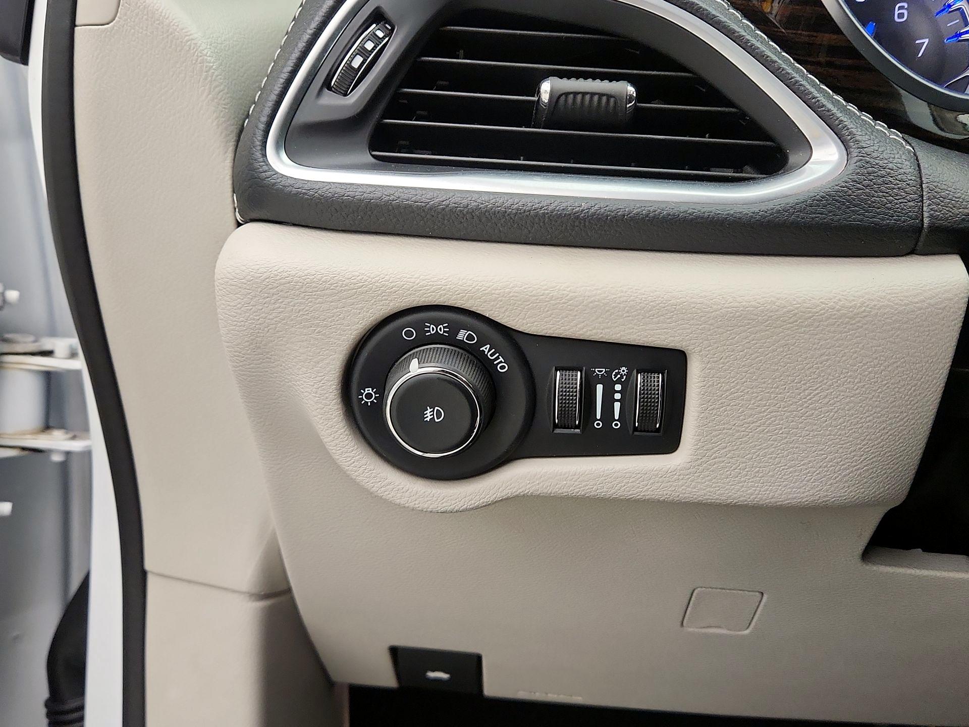 Thumbnail: 2024 Chrysler Pacifica - 13