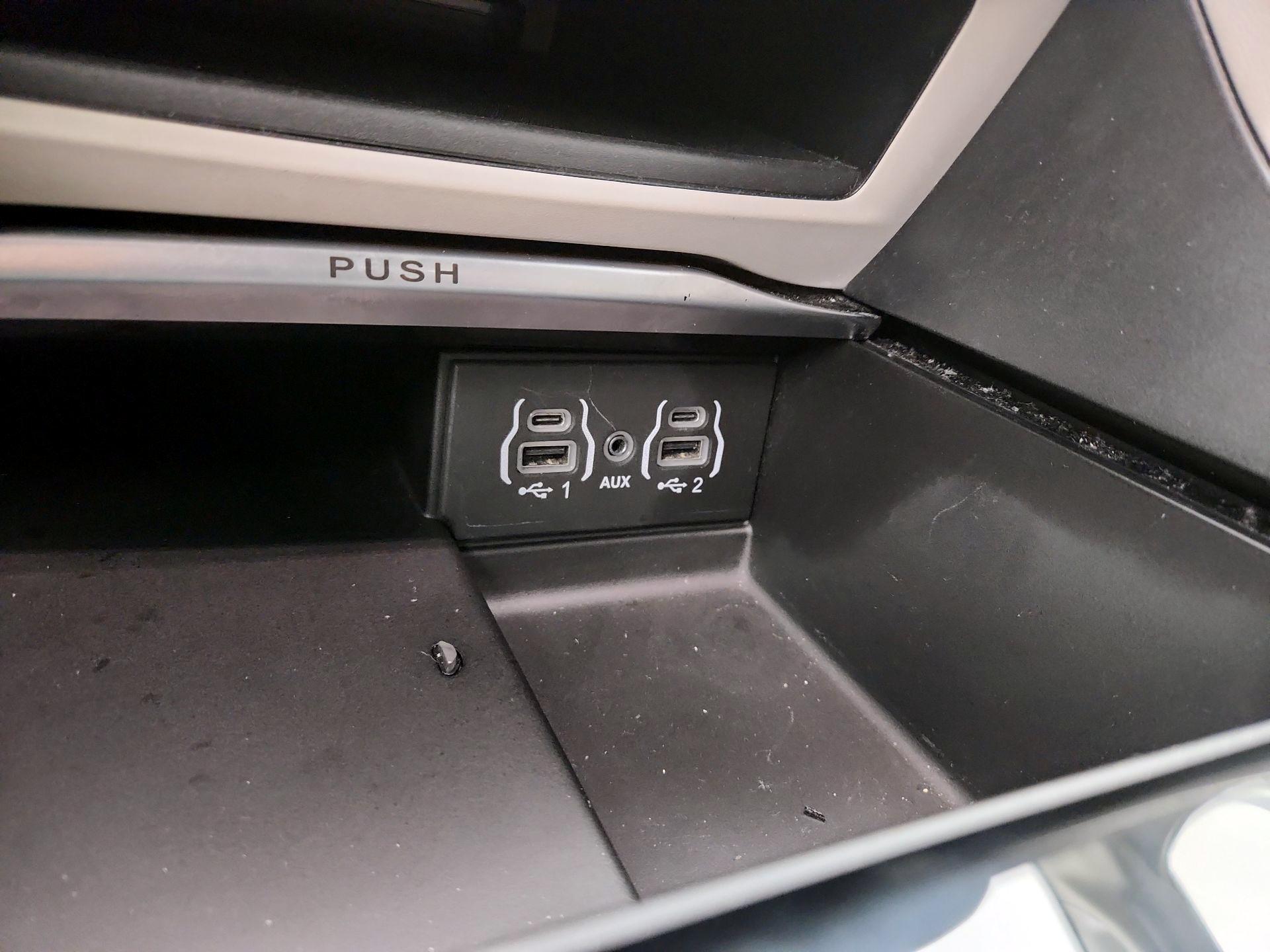 Thumbnail: 2024 Chrysler Pacifica - 19