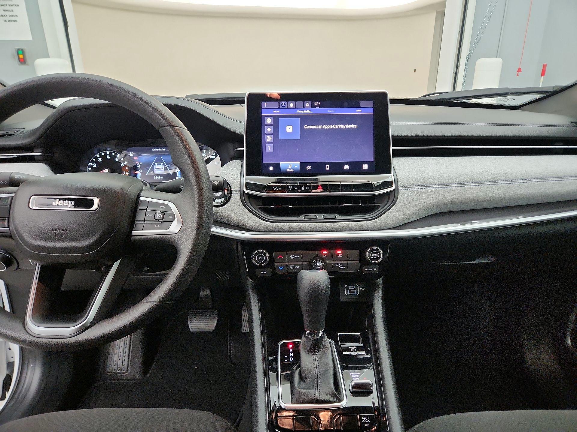 Thumbnail: 2023 Jeep Compass - 9