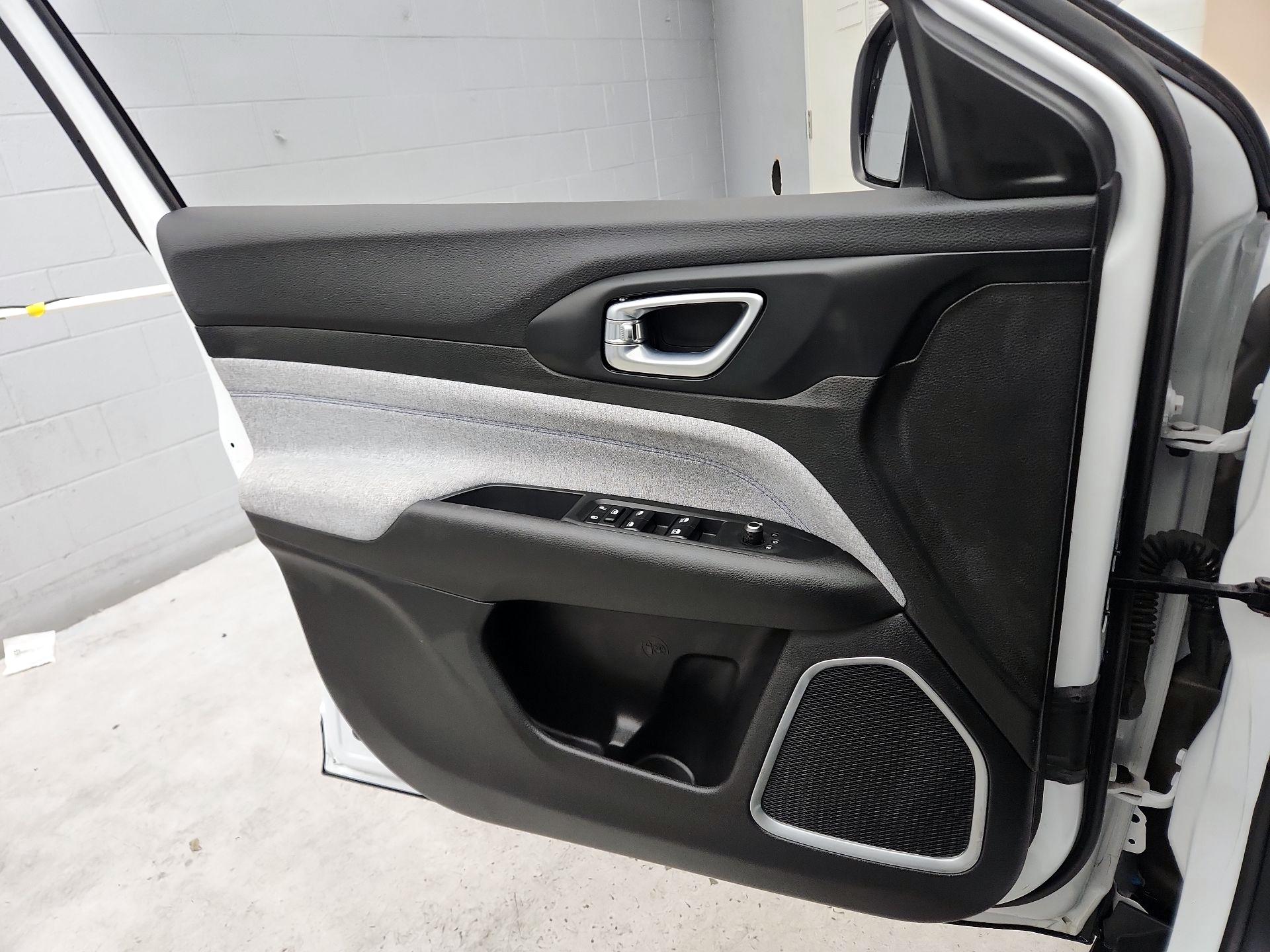 Thumbnail: 2023 Jeep Compass - 12