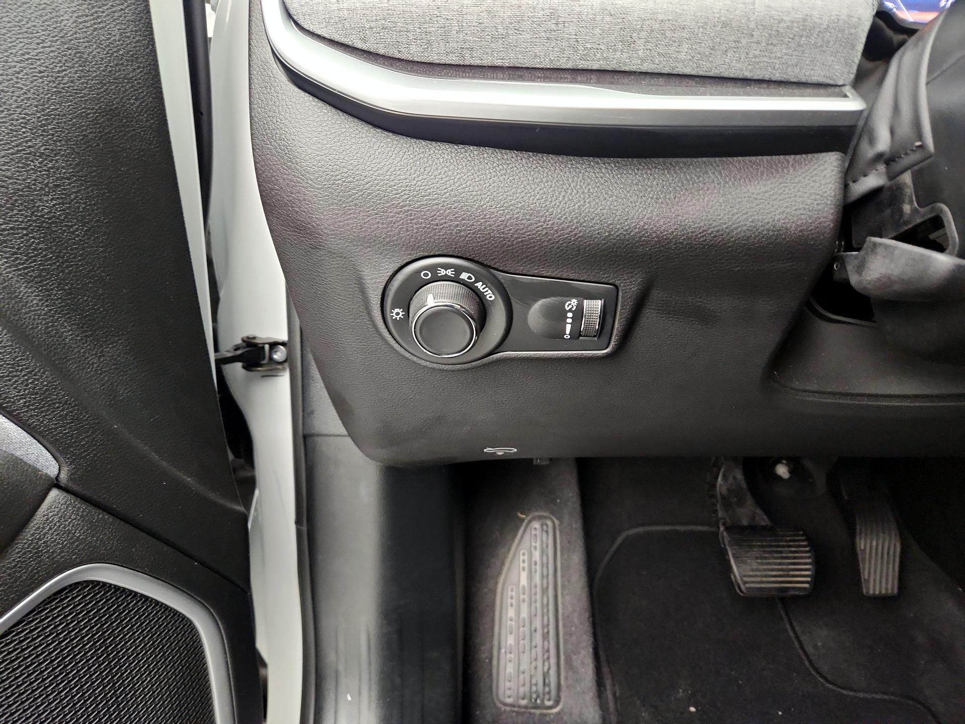 Thumbnail: 2023 Jeep Compass - 13