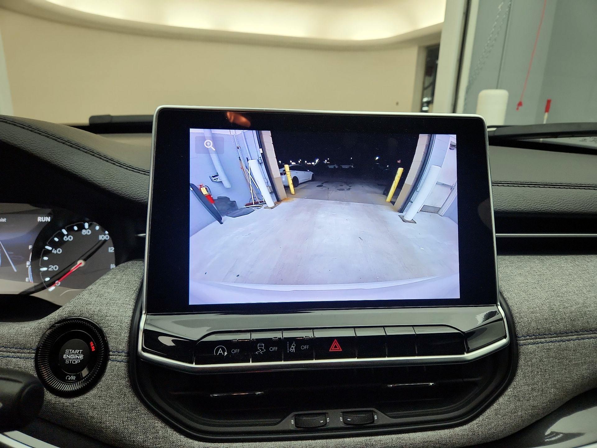 Thumbnail: 2023 Jeep Compass - 14