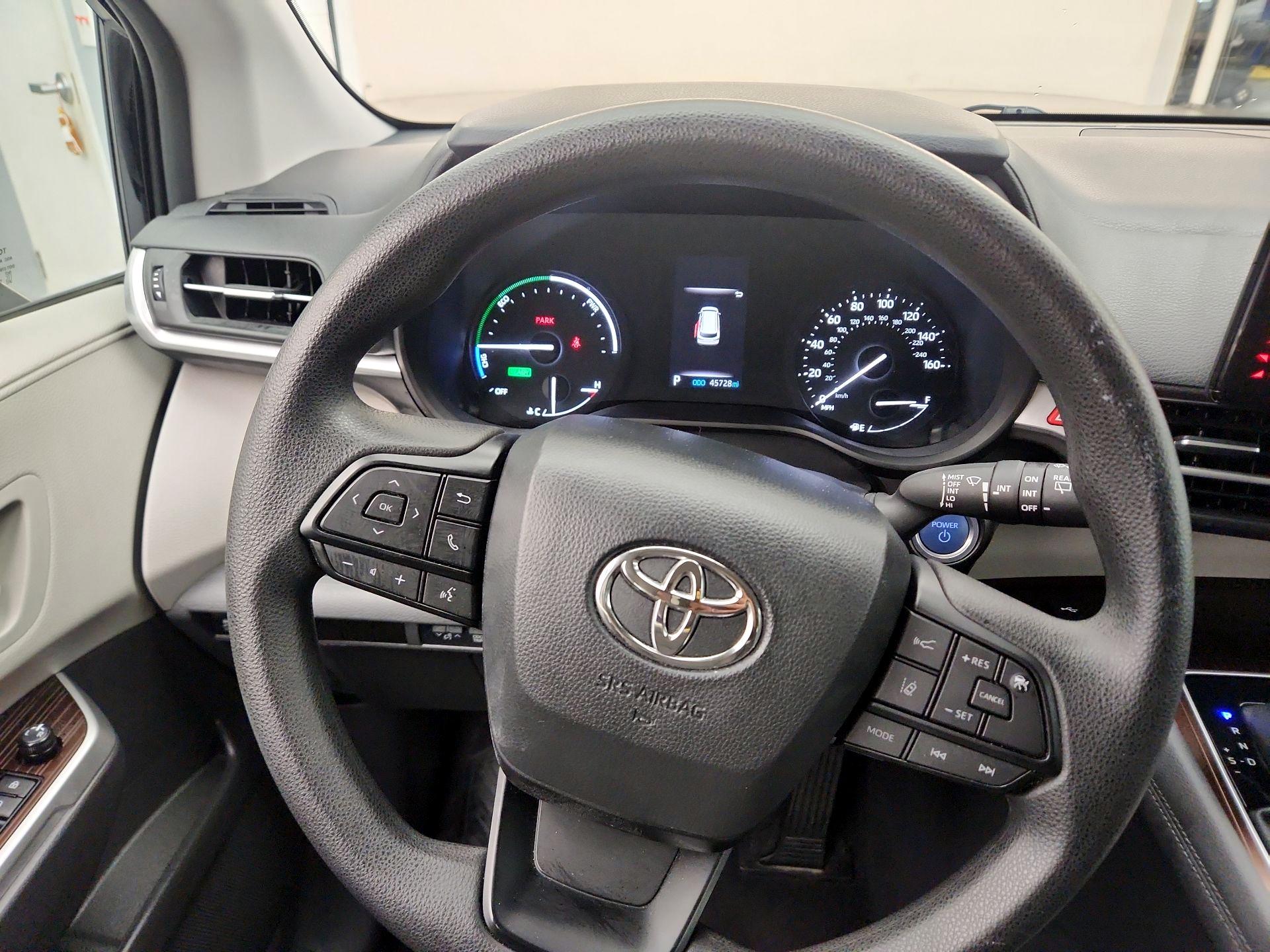 Thumbnail: 2024 Toyota Sienna - 10