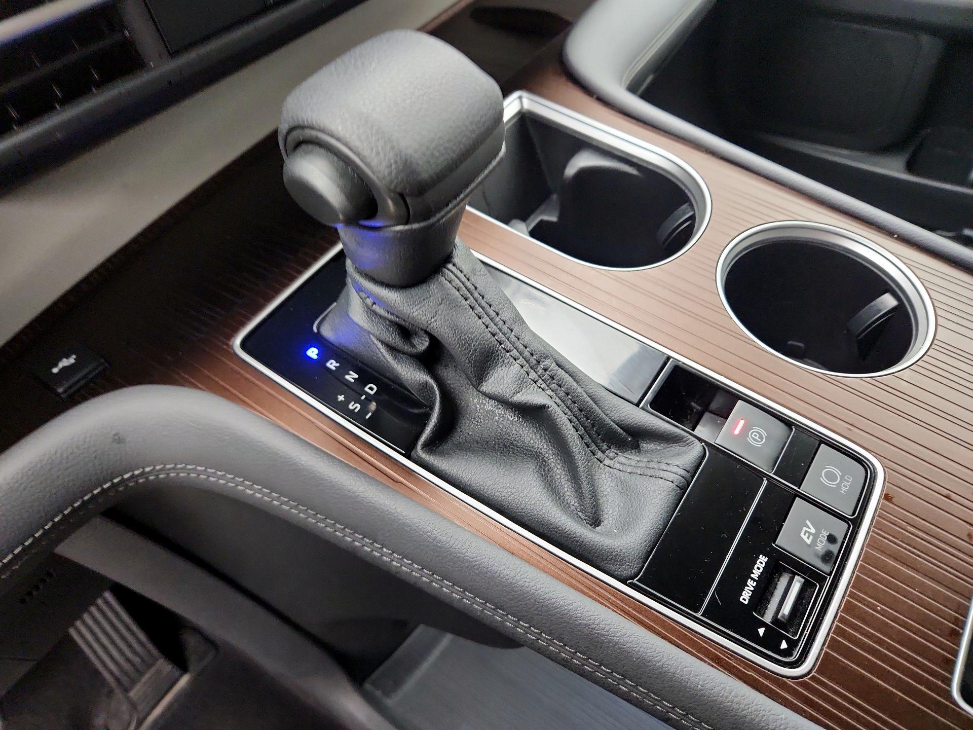 Thumbnail: 2024 Toyota Sienna - 17