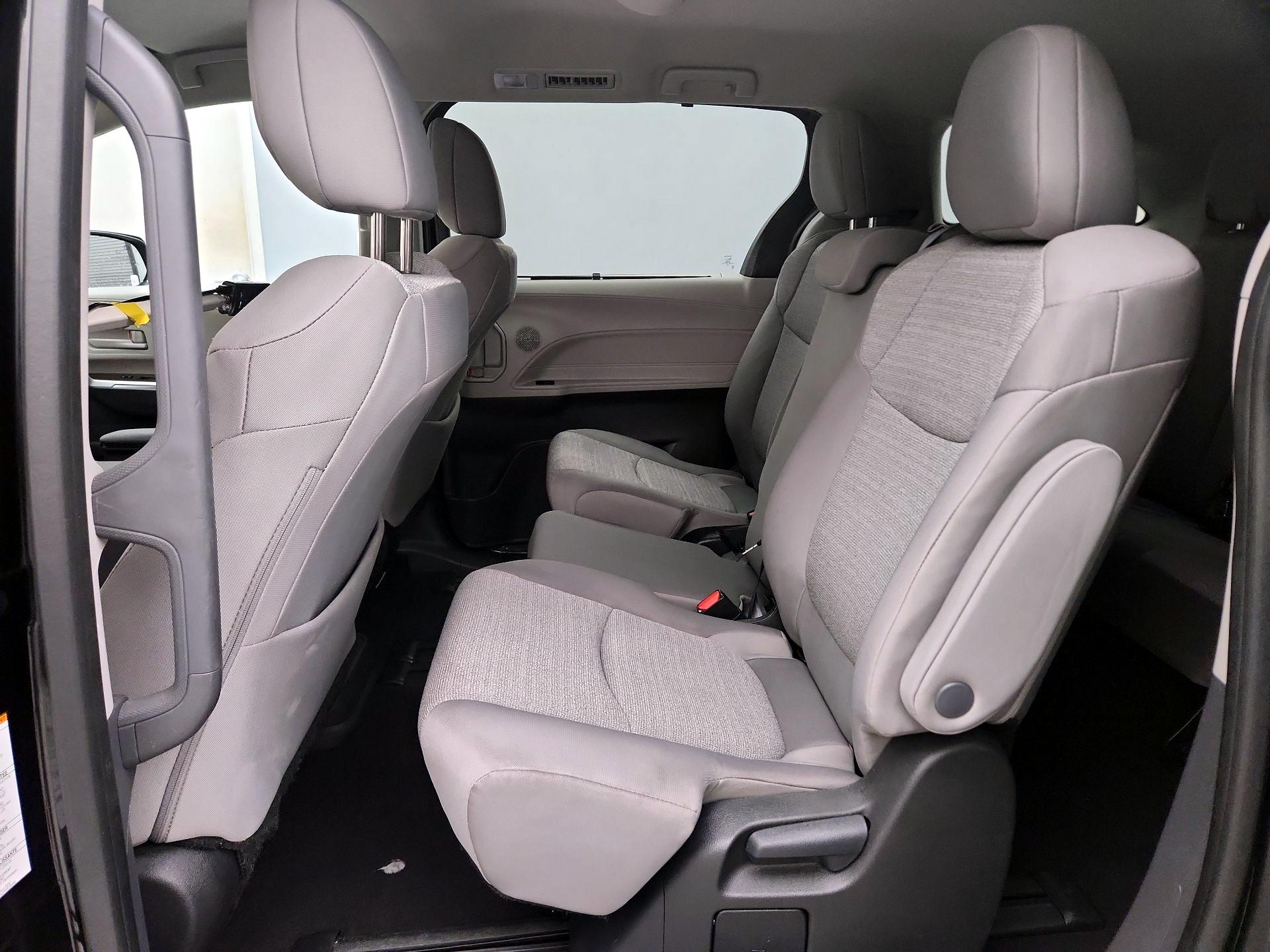 Thumbnail: 2024 Toyota Sienna - 19