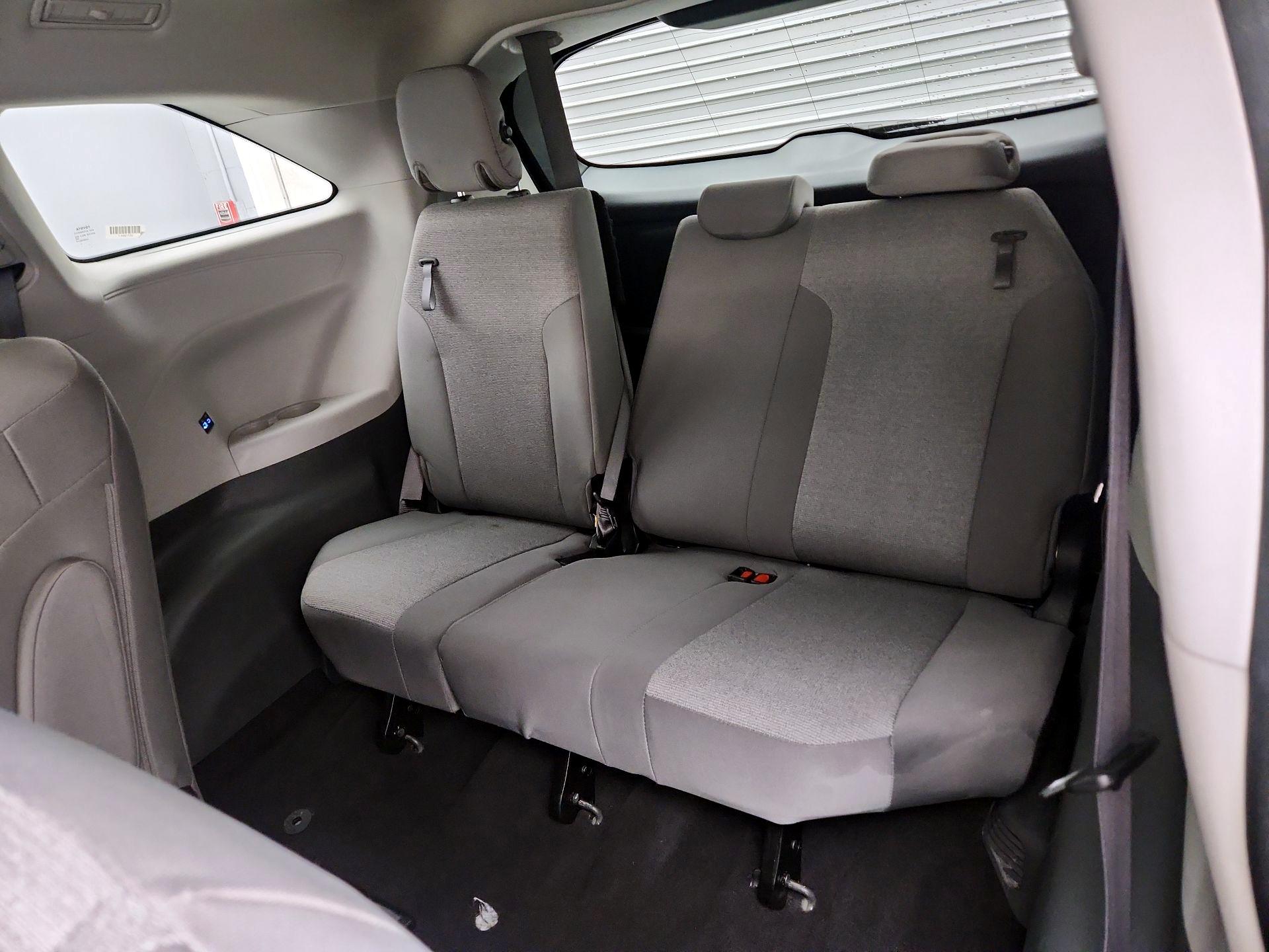 Thumbnail: 2024 Toyota Sienna - 20