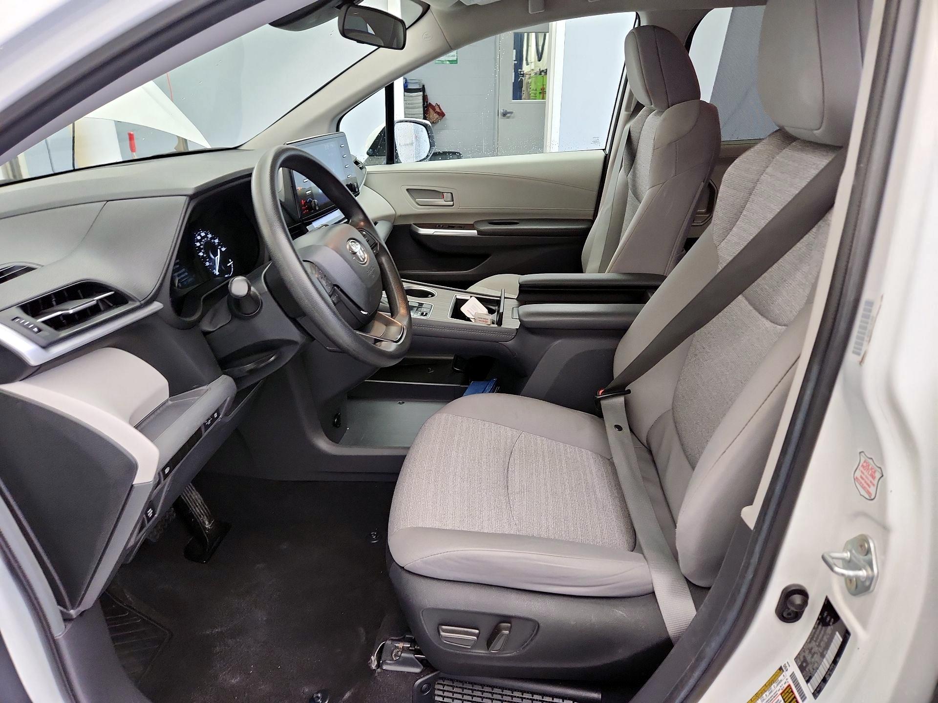 Thumbnail: 2024 Toyota Sienna - 11