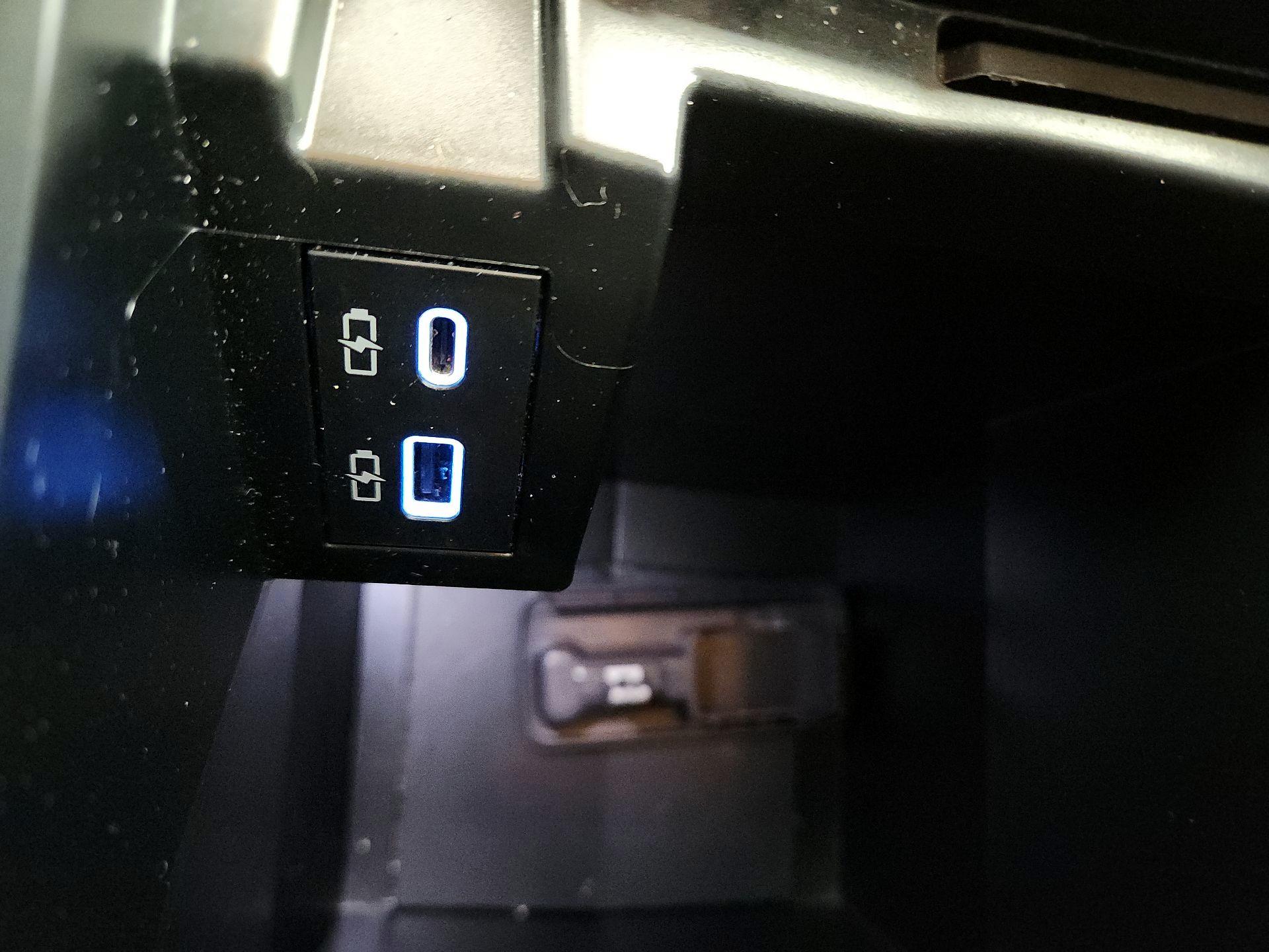 Thumbnail: 2024 Toyota Sienna - 18