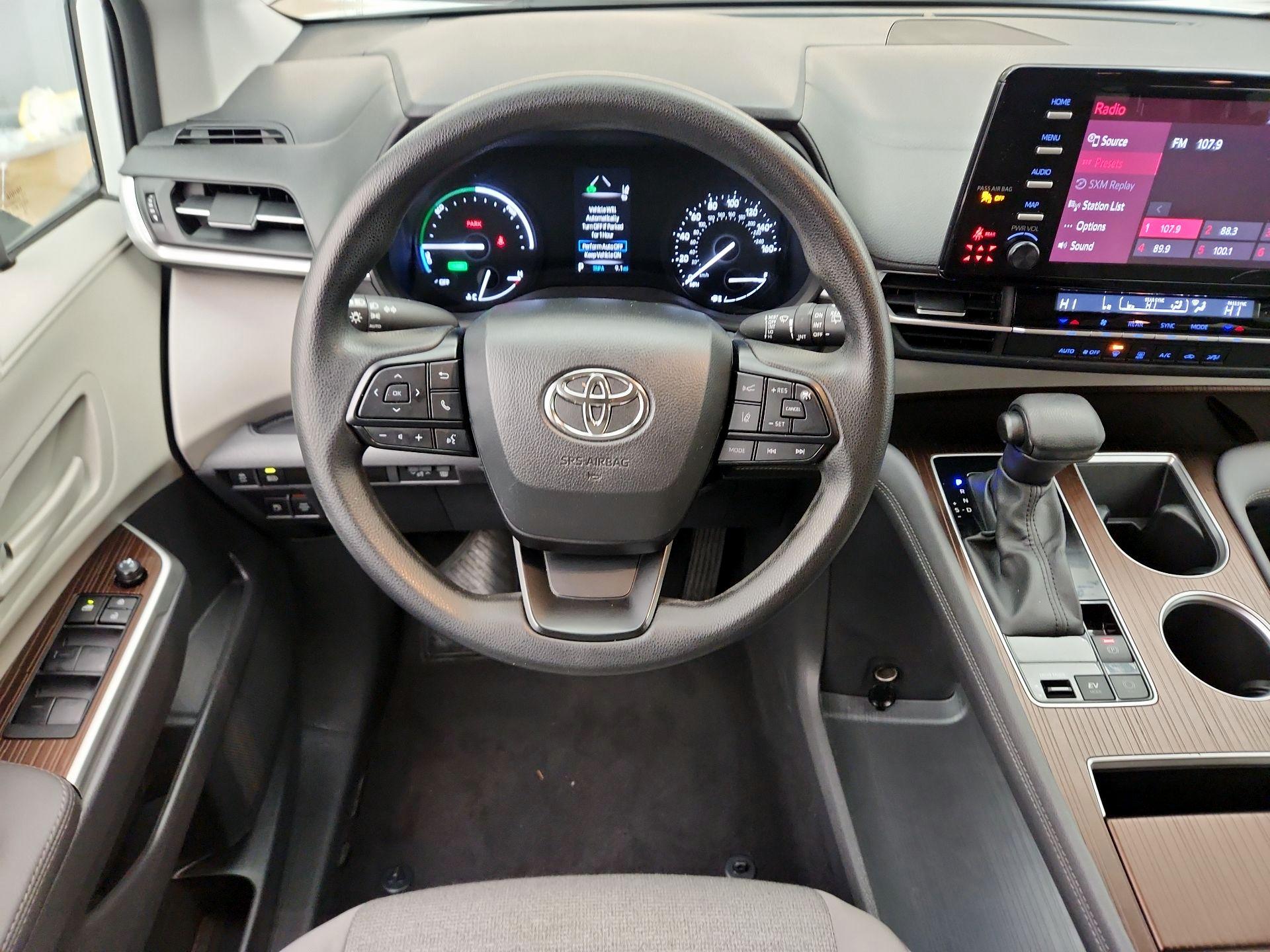 Thumbnail: 2024 Toyota Sienna - 10