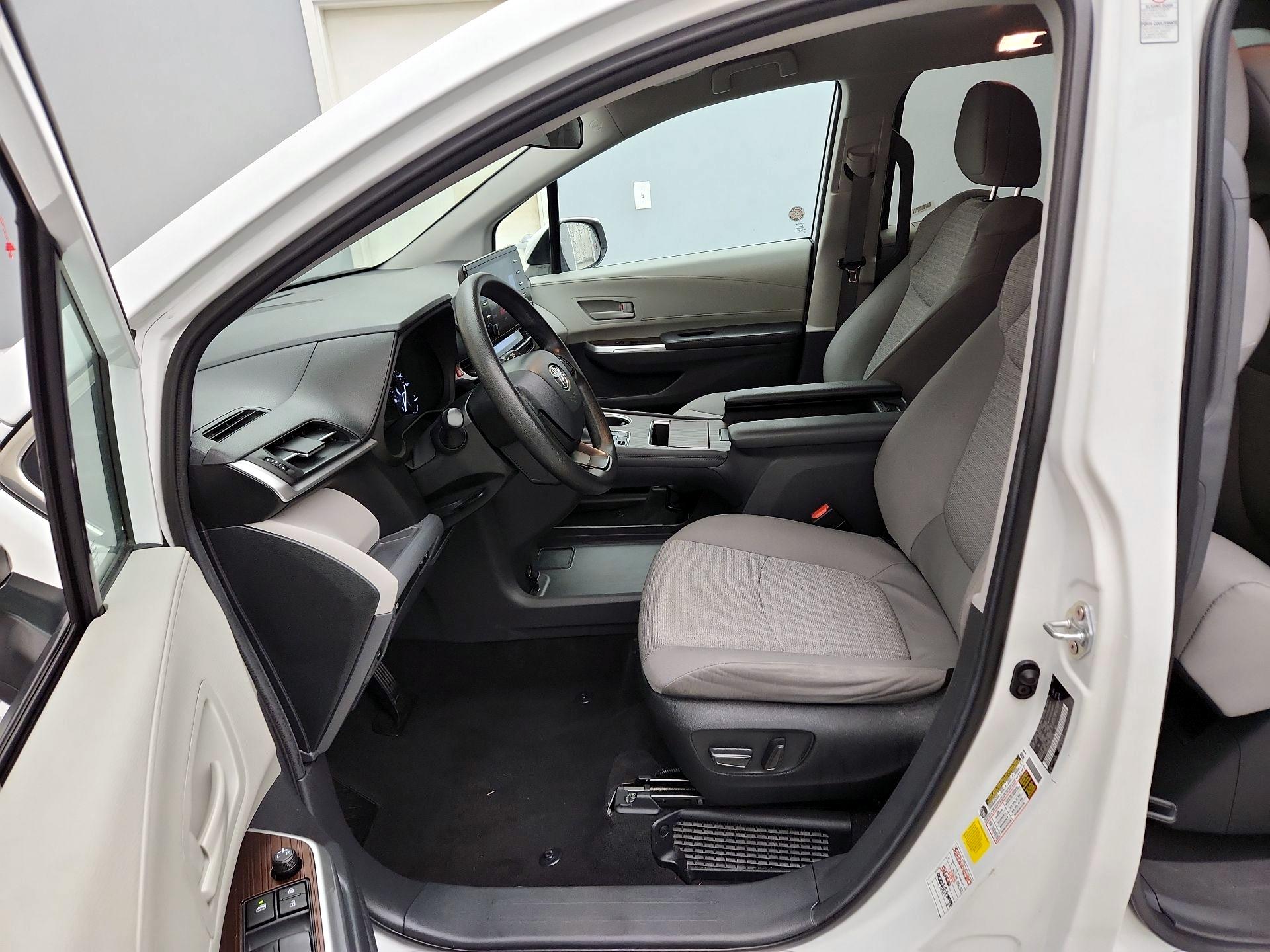 Thumbnail: 2024 Toyota Sienna - 11