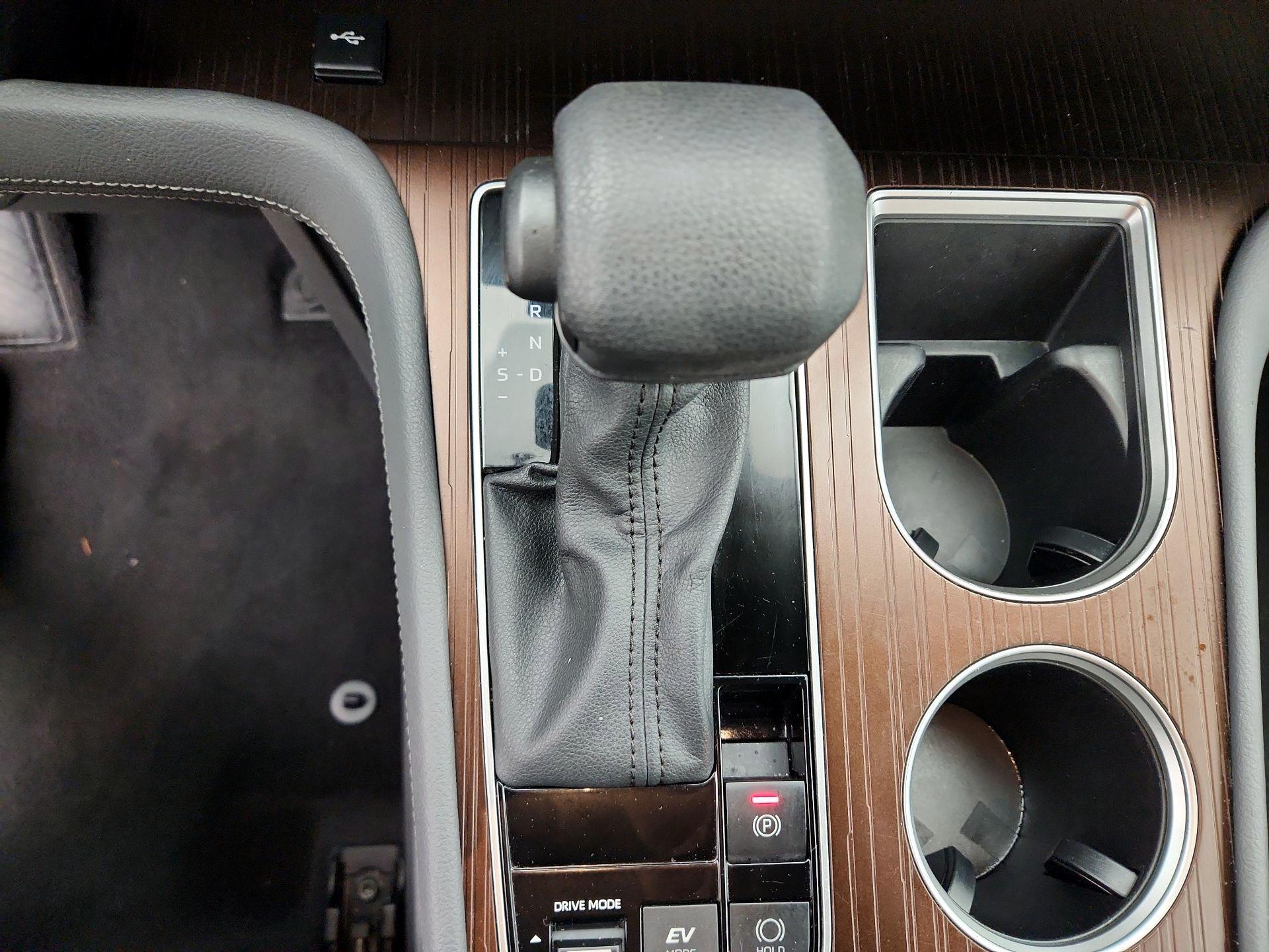 Thumbnail: 2024 Toyota Sienna - 17