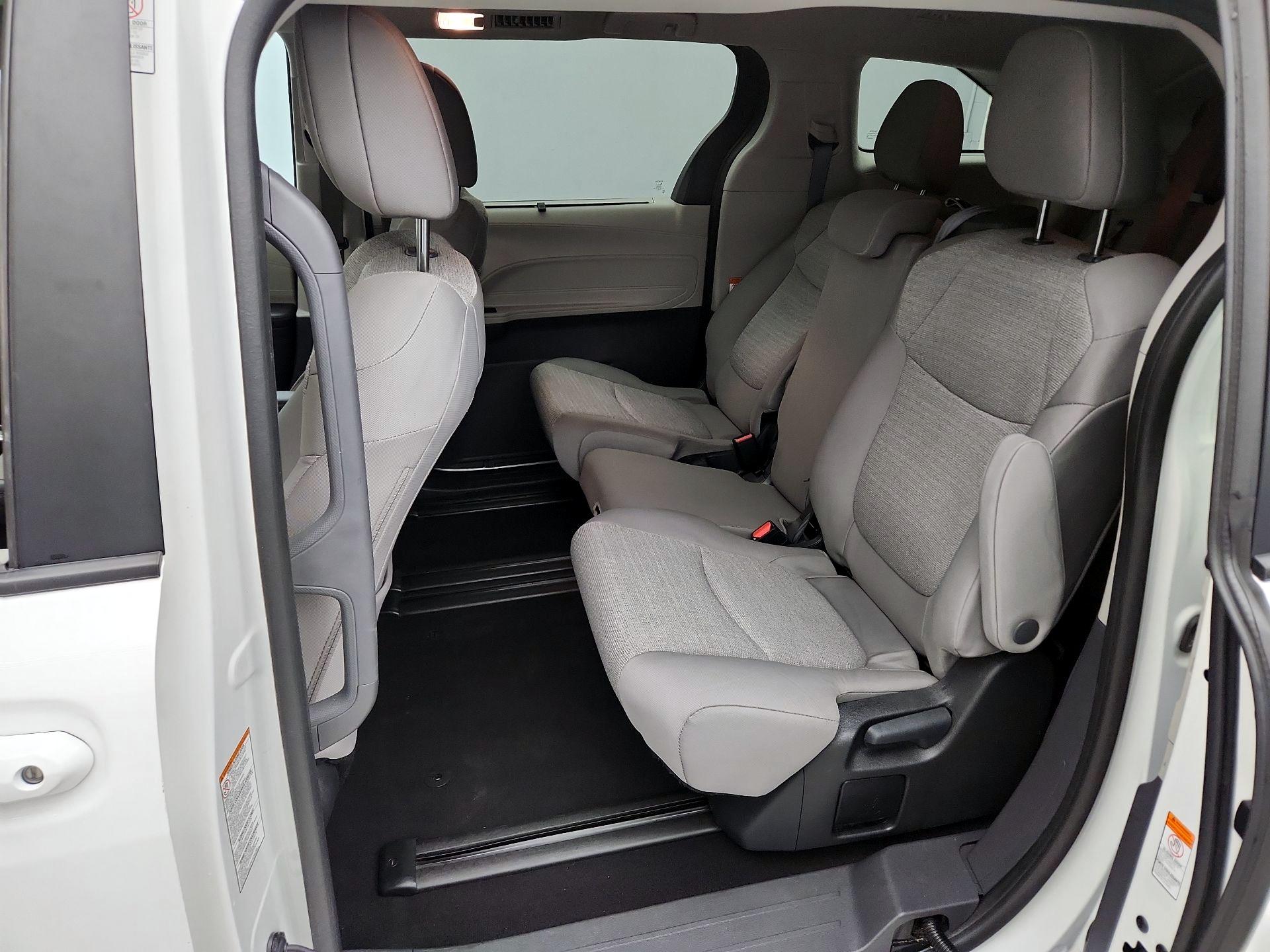 Thumbnail: 2024 Toyota Sienna - 19