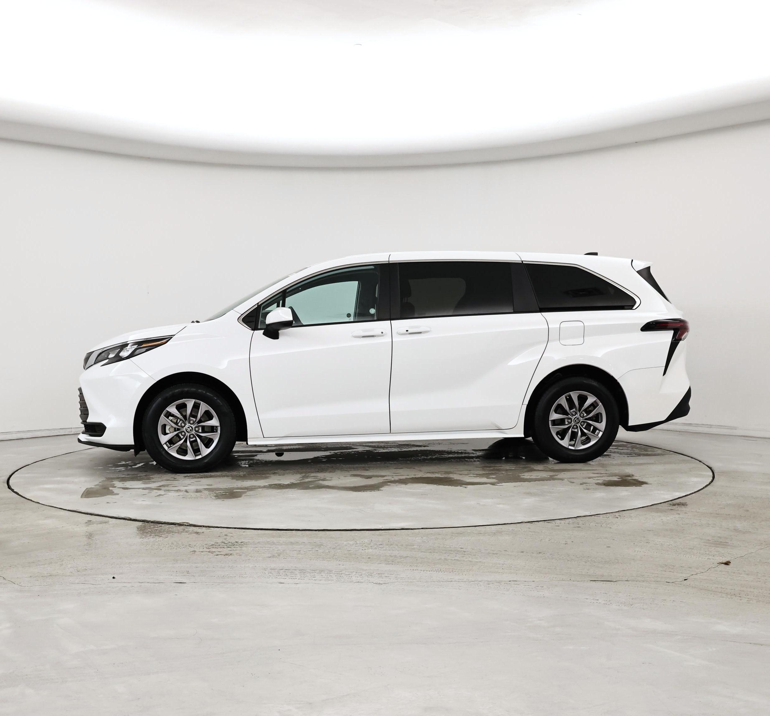 Thumbnail: 2024 Toyota Sienna - 3