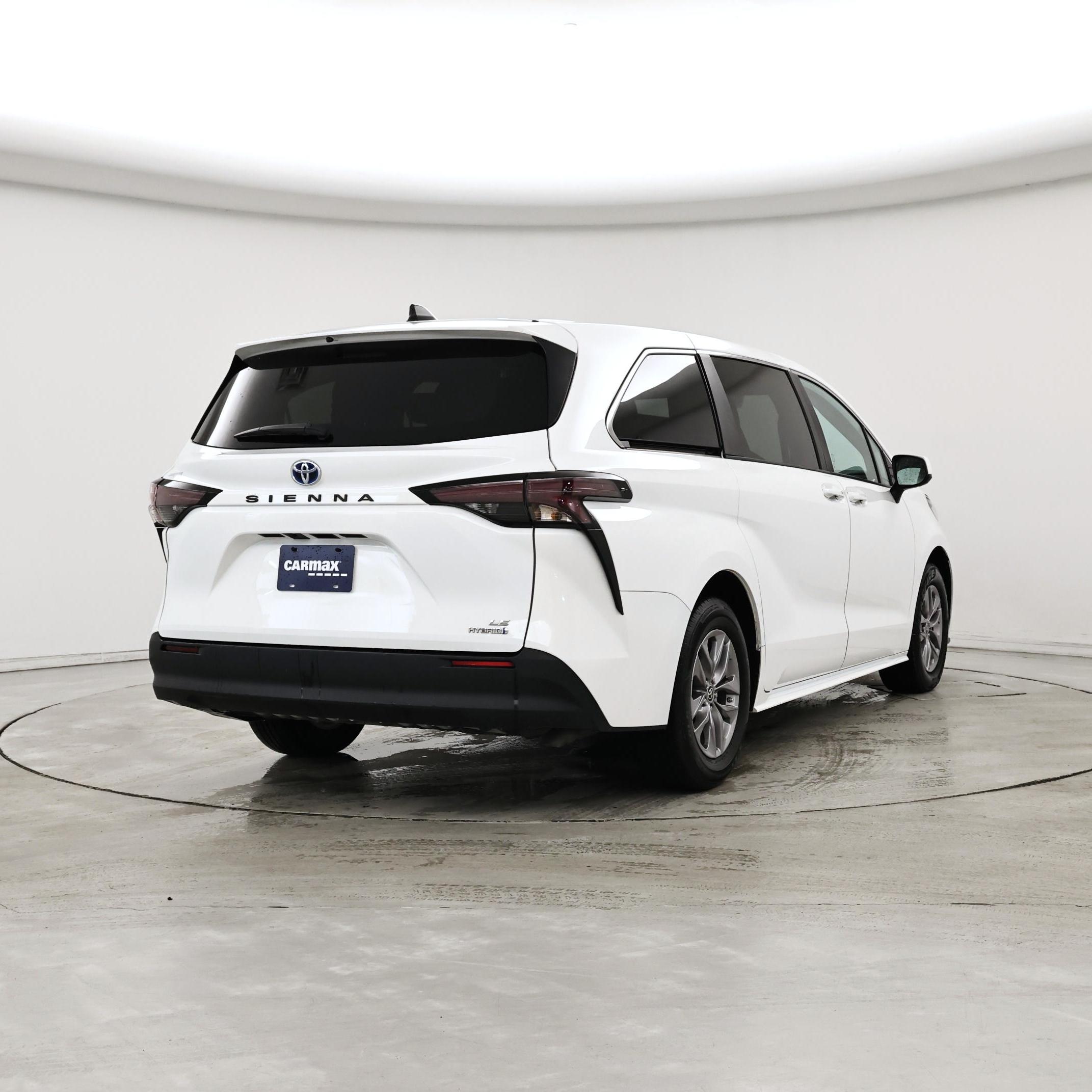 Thumbnail: 2024 Toyota Sienna - 8