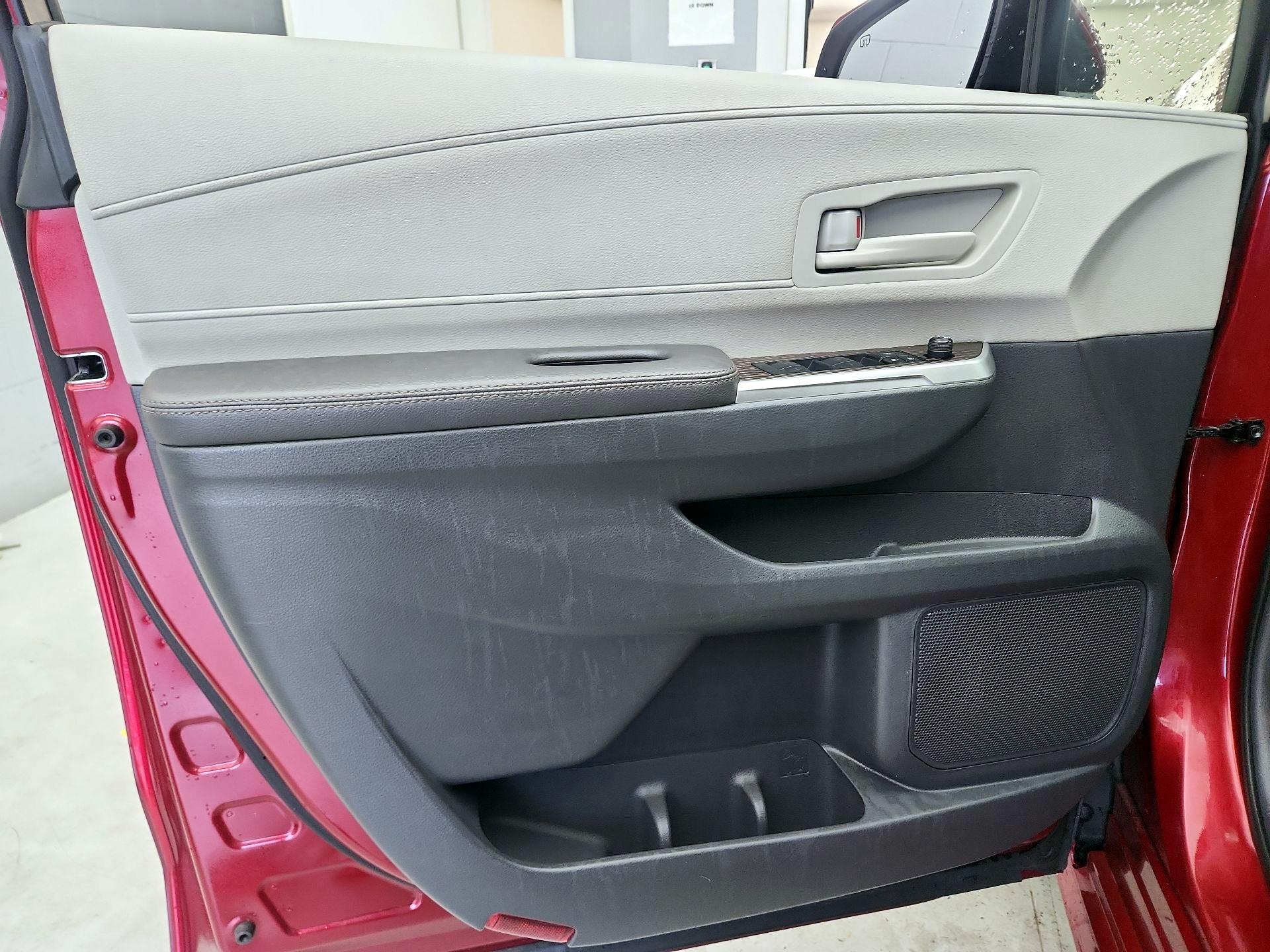 Thumbnail: 2024 Toyota Sienna - 12