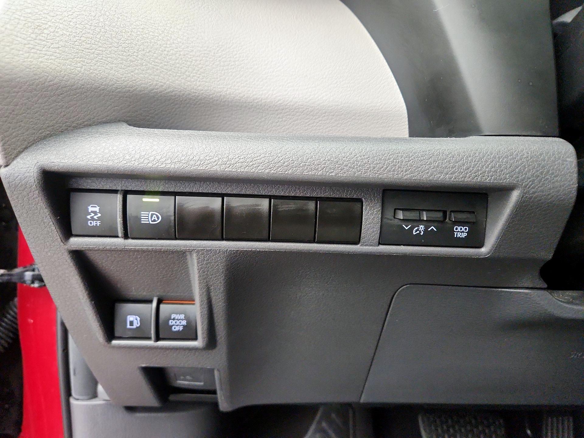 Thumbnail: 2024 Toyota Sienna - 13