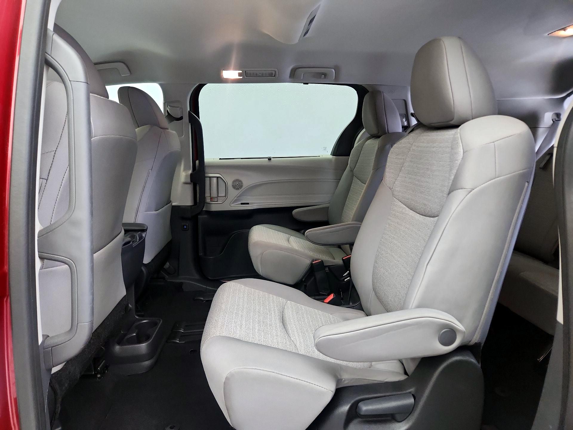 Thumbnail: 2024 Toyota Sienna - 19