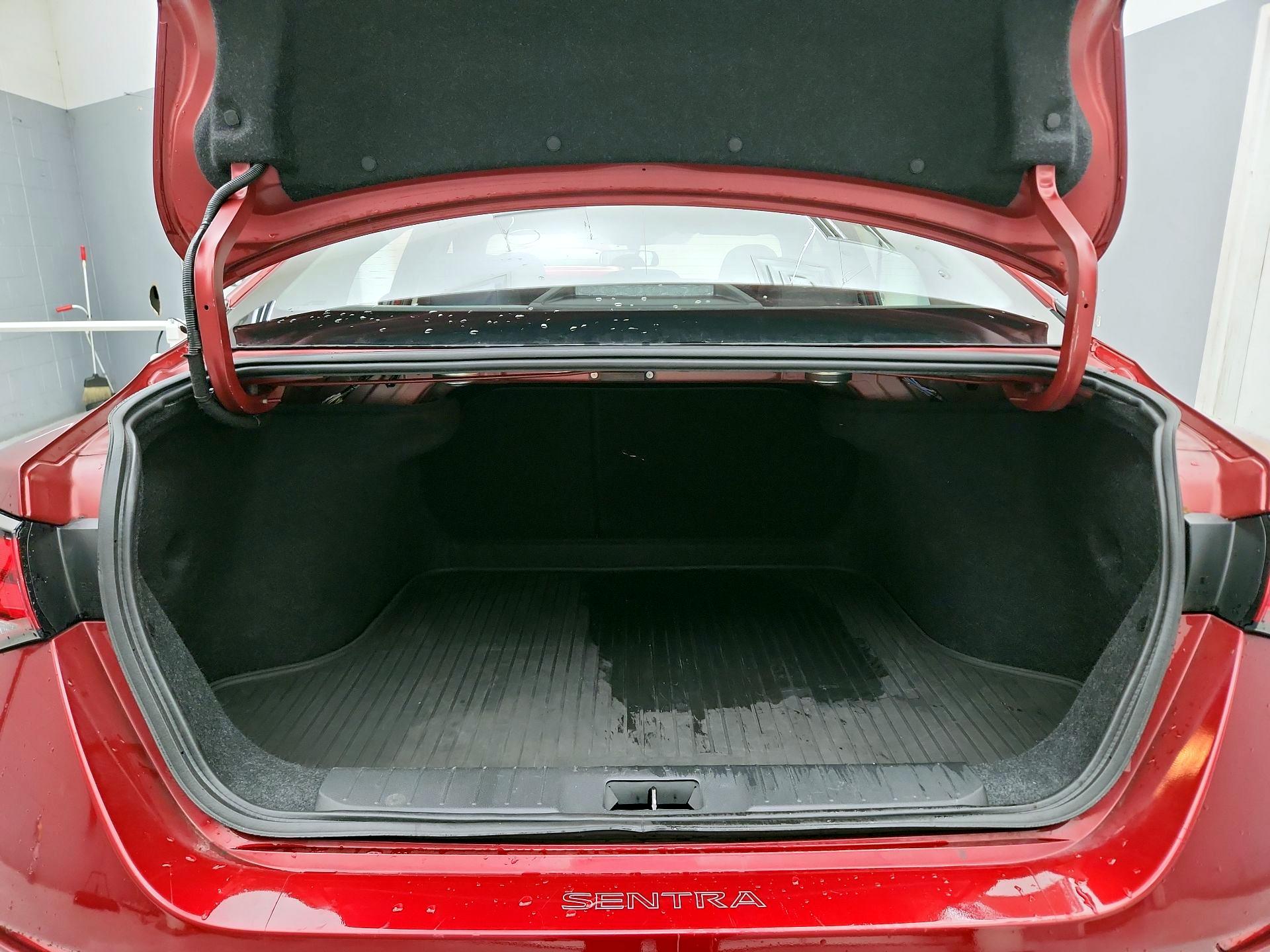 Thumbnail: 2022 Nissan Sentra - 20