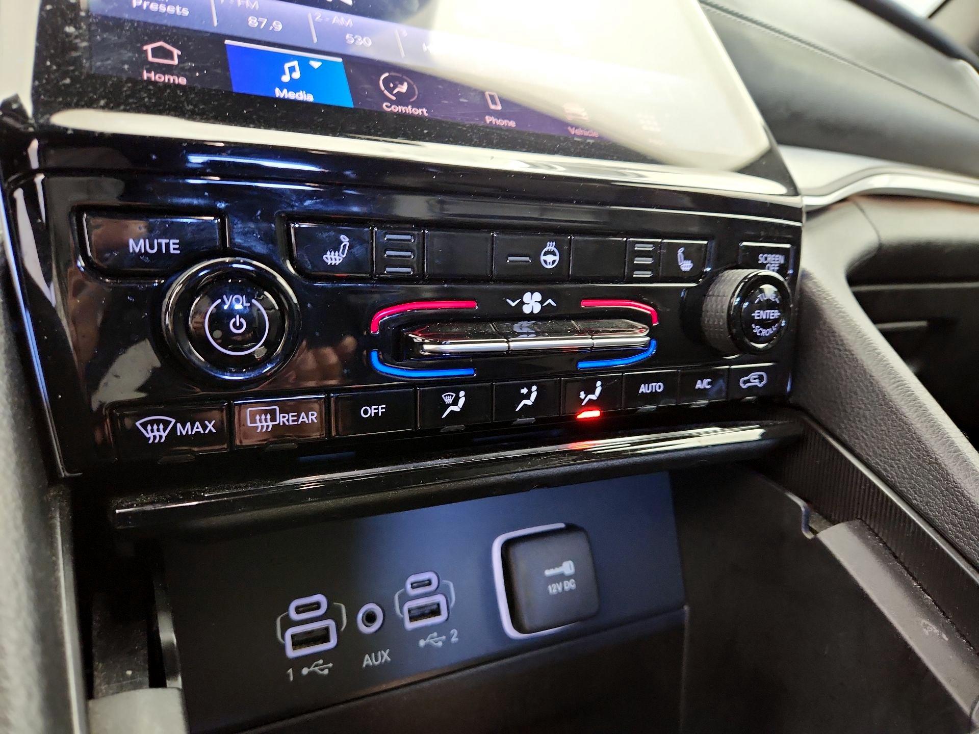 Thumbnail: 2024 Jeep Grand Cherokee - 17