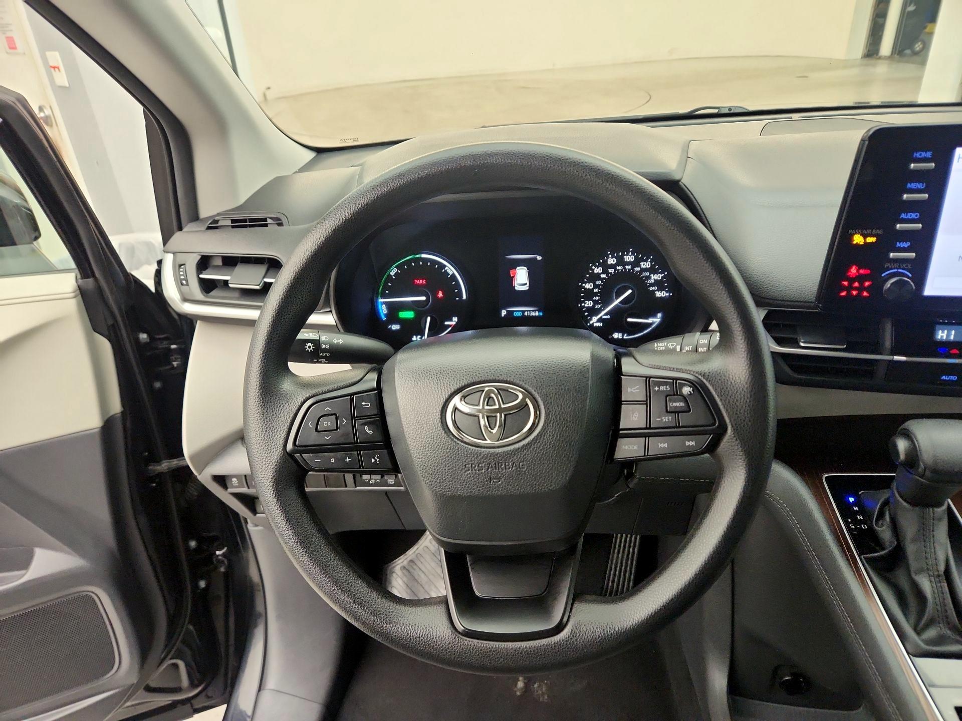 Thumbnail: 2024 Toyota Sienna - 10