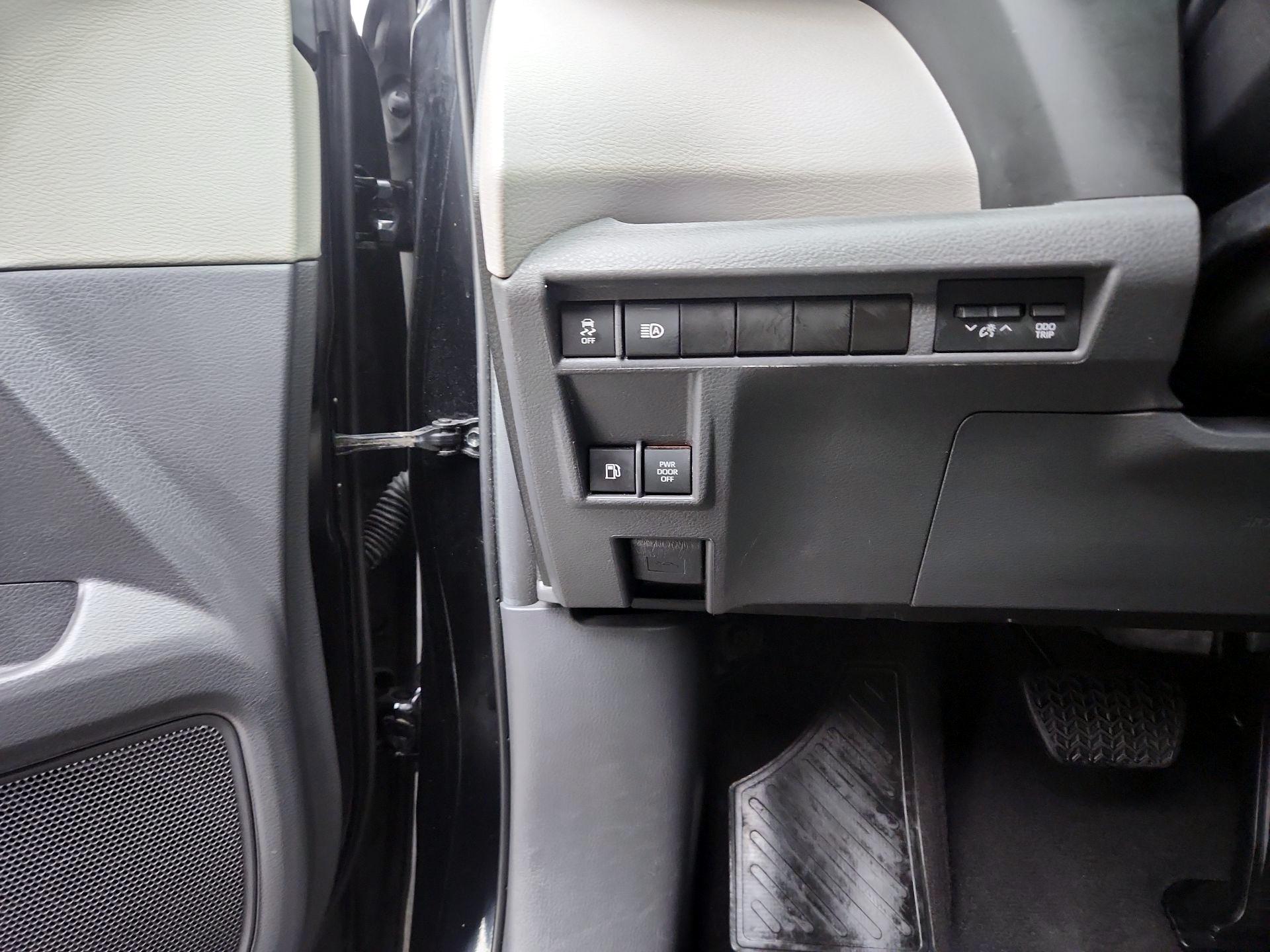 Thumbnail: 2024 Toyota Sienna - 13