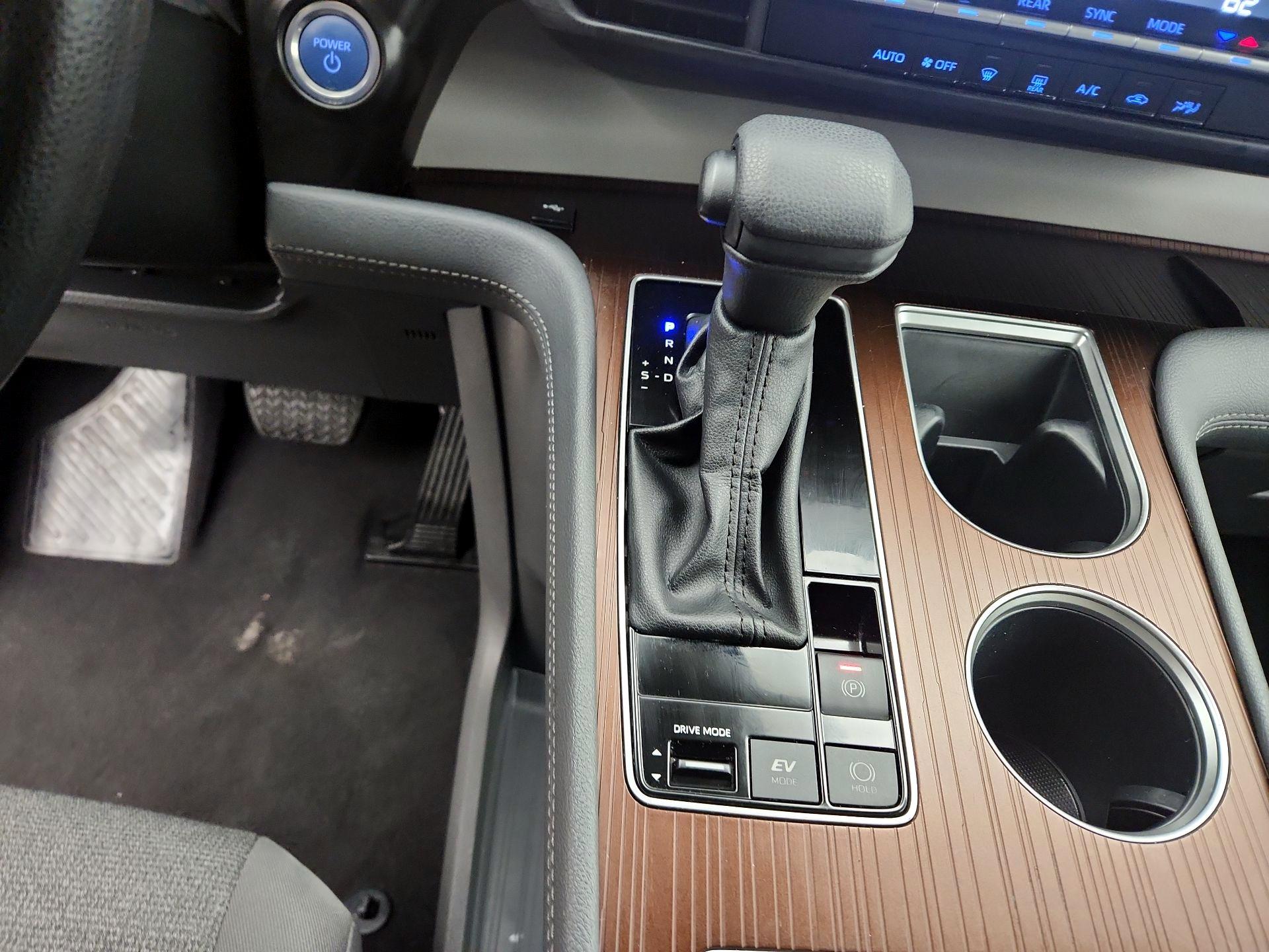 Thumbnail: 2024 Toyota Sienna - 17