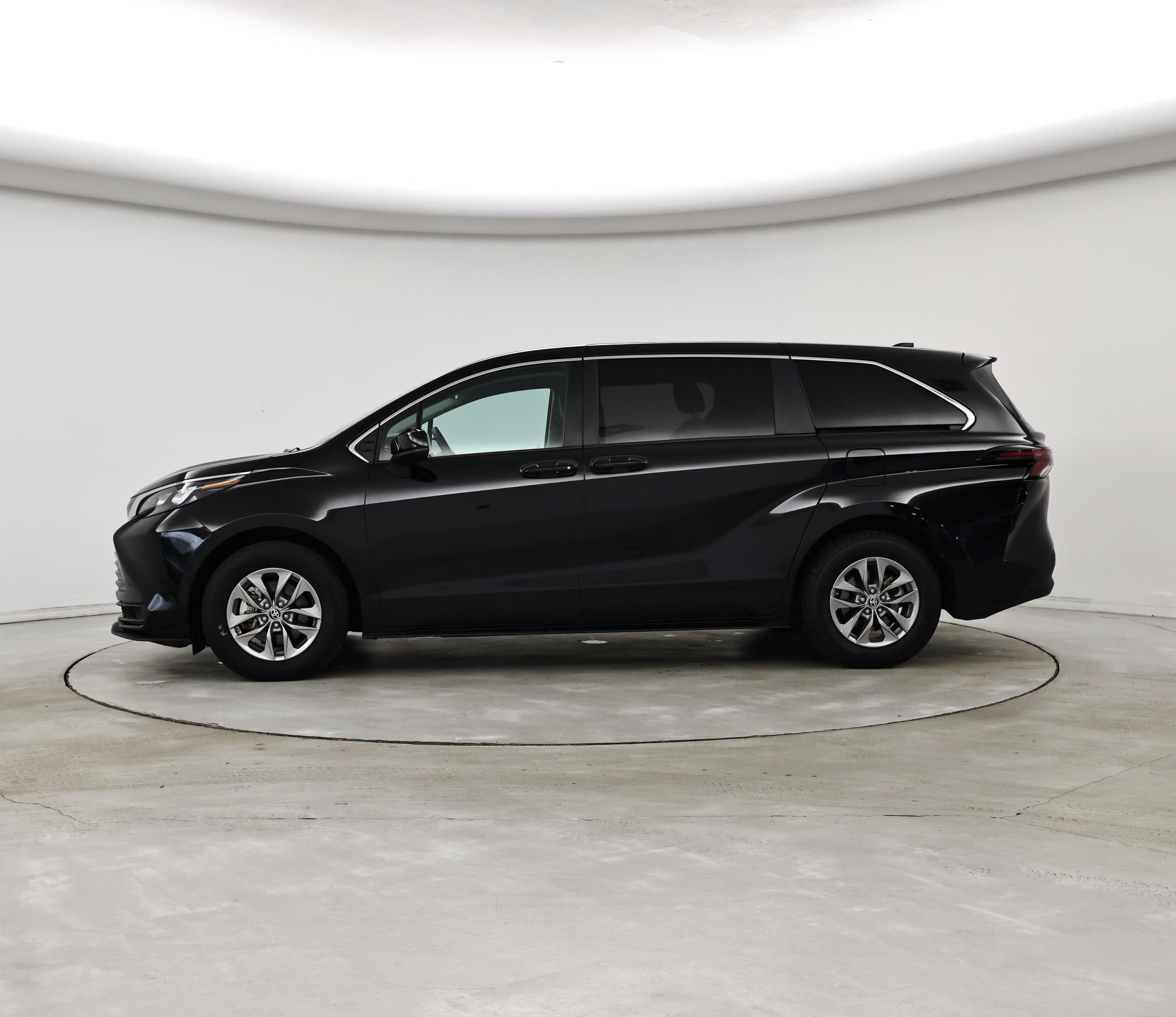 Thumbnail: 2024 Toyota Sienna - 3