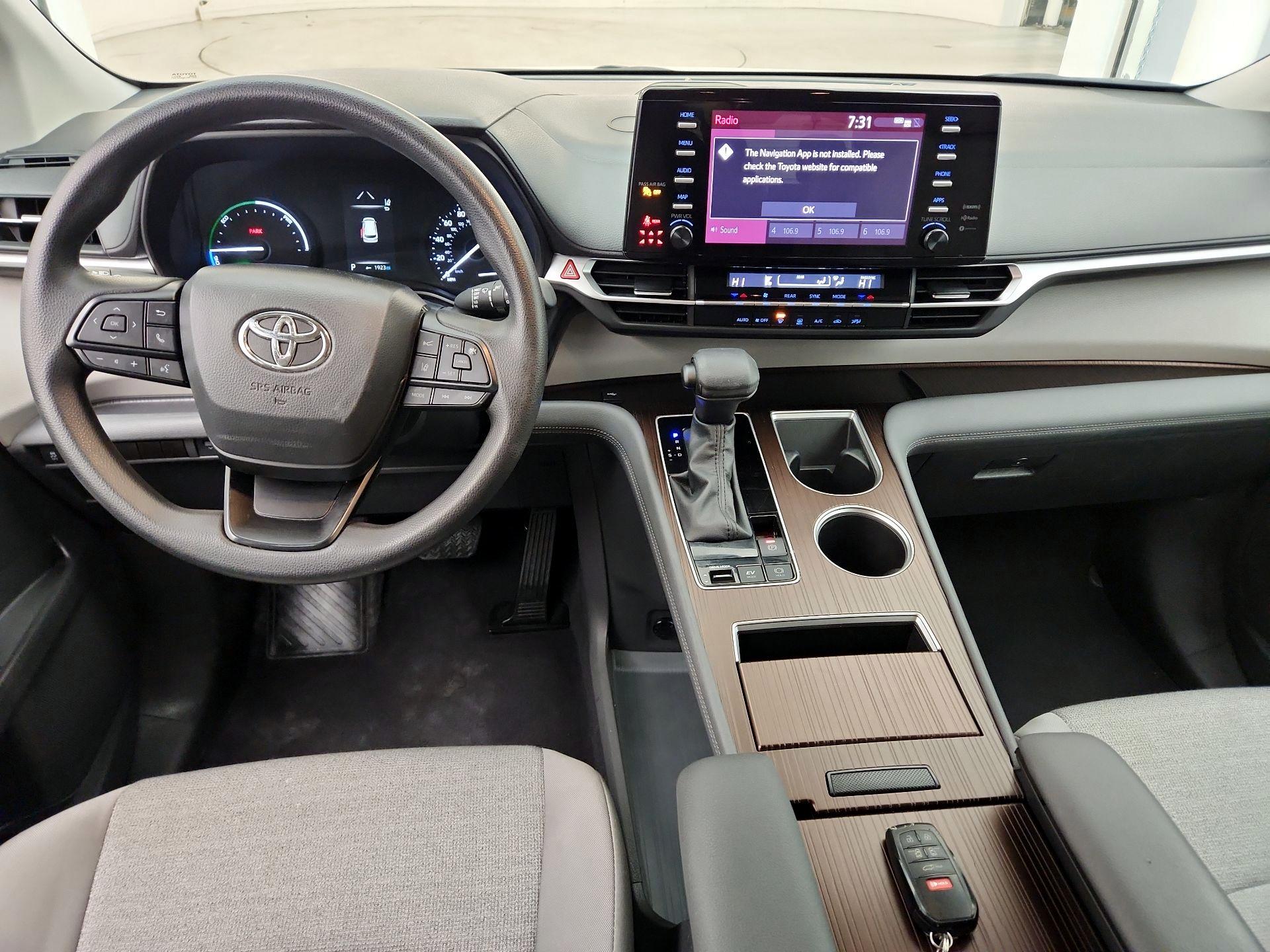 Thumbnail: 2024 Toyota Sienna - 9