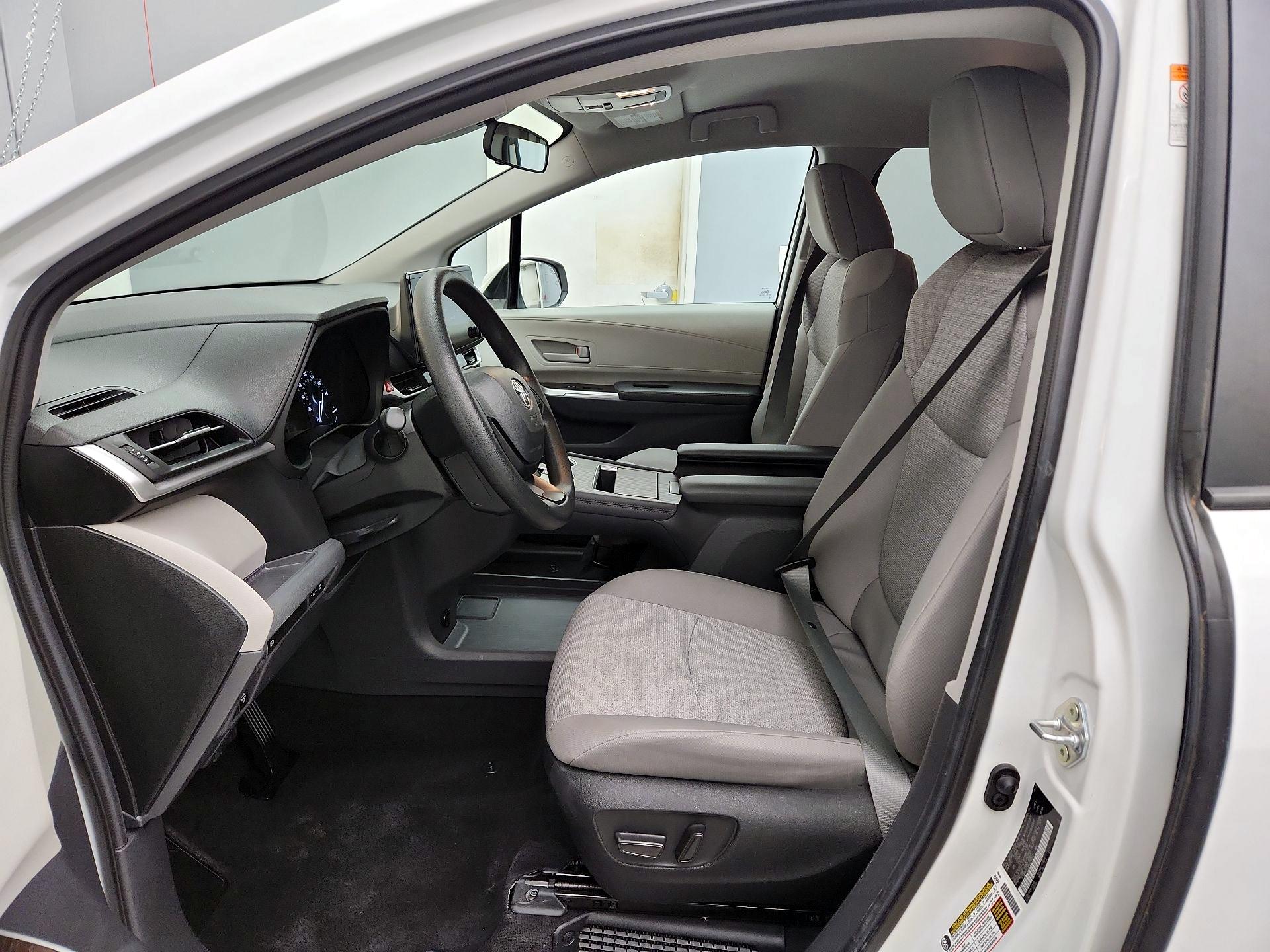 Thumbnail: 2024 Toyota Sienna - 11