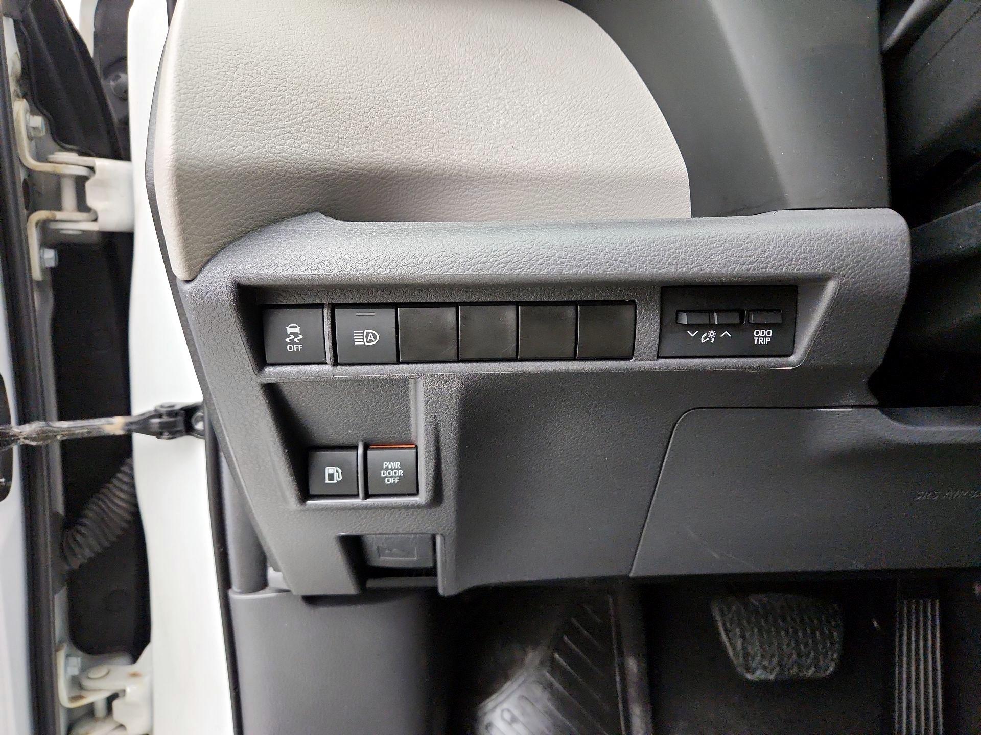 Thumbnail: 2024 Toyota Sienna - 13