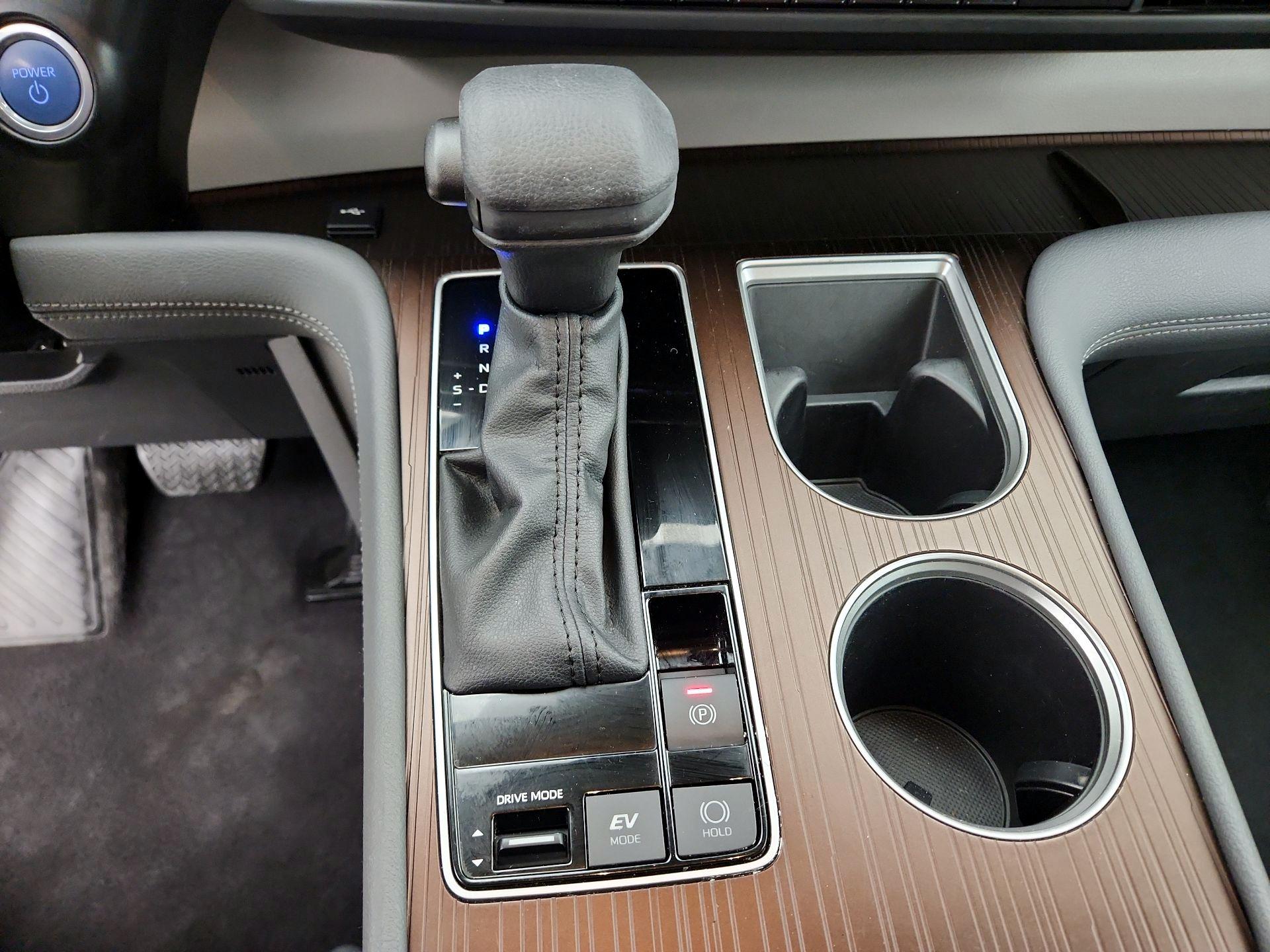 Thumbnail: 2024 Toyota Sienna - 17