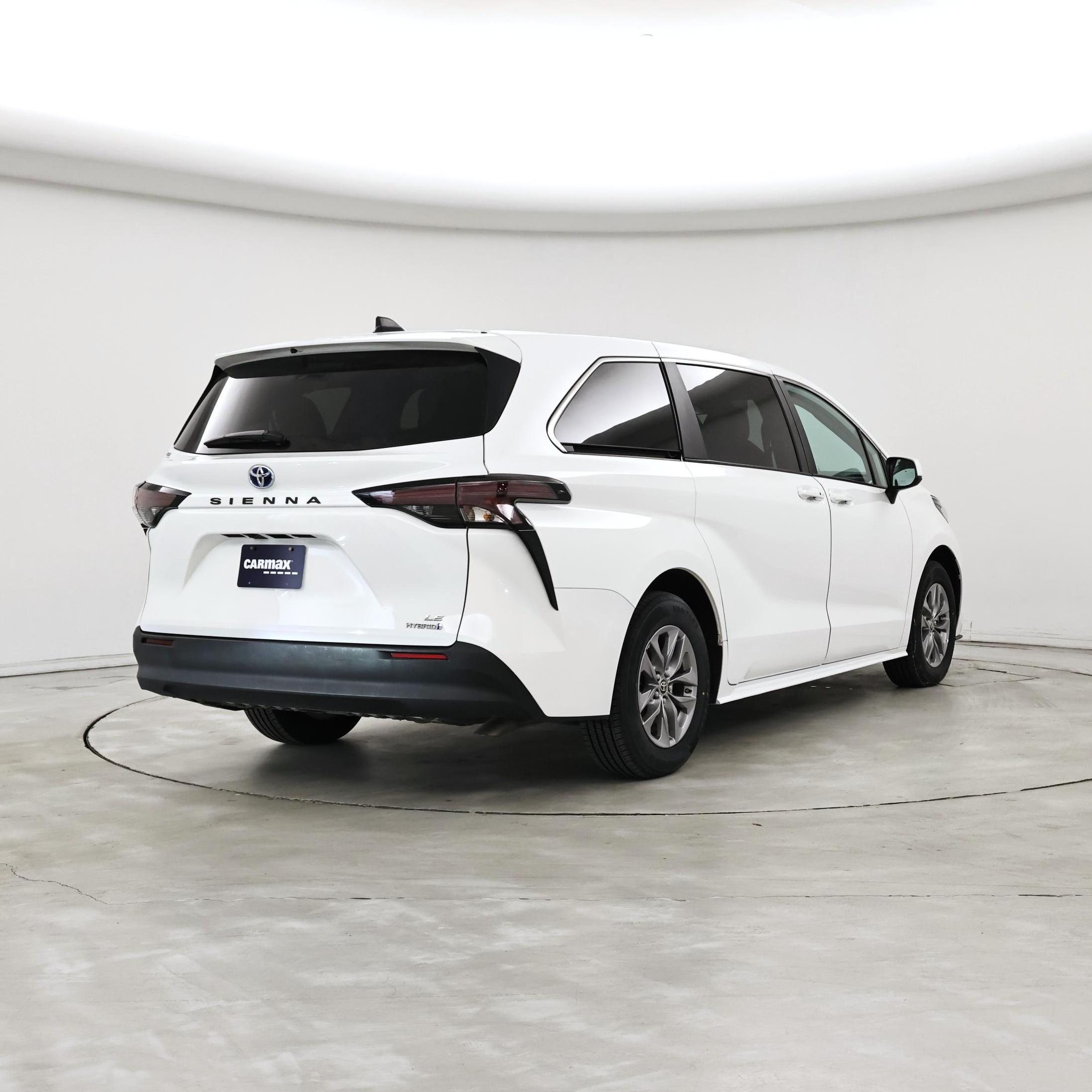 Thumbnail: 2024 Toyota Sienna - 8