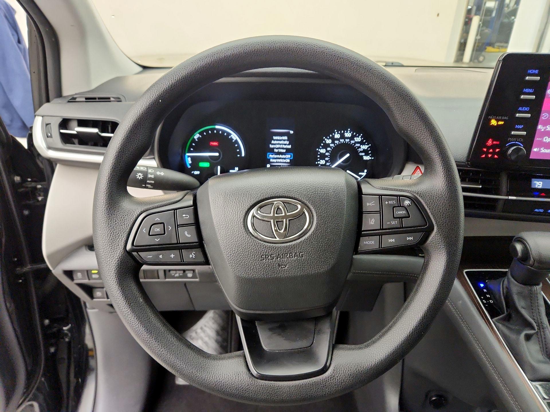 Thumbnail: 2024 Toyota Sienna - 10