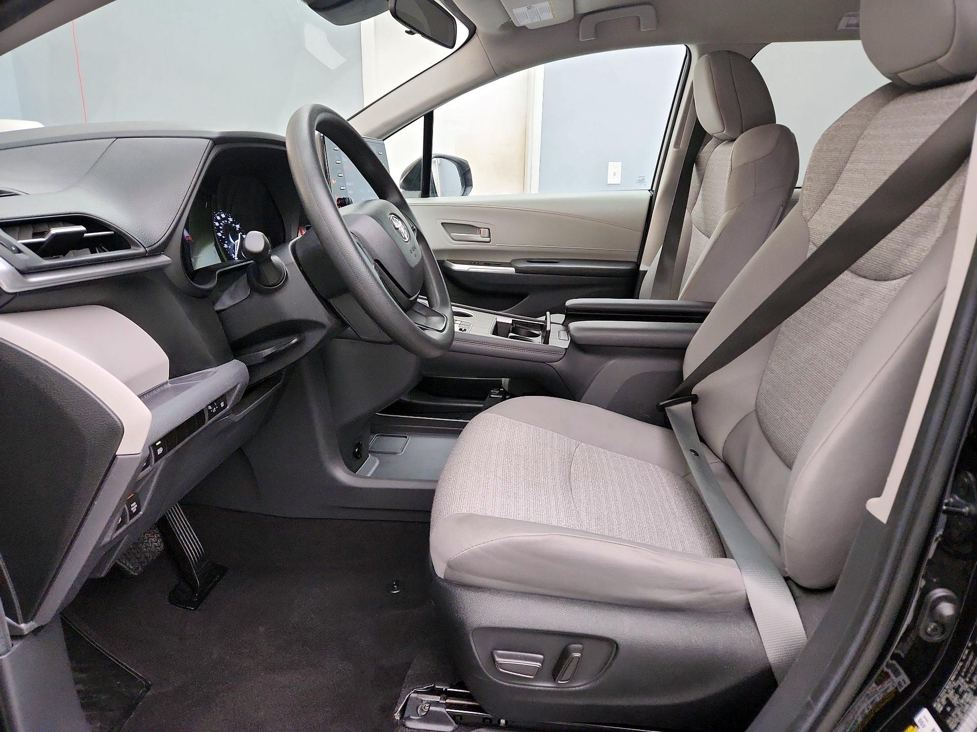 Thumbnail: 2024 Toyota Sienna - 11