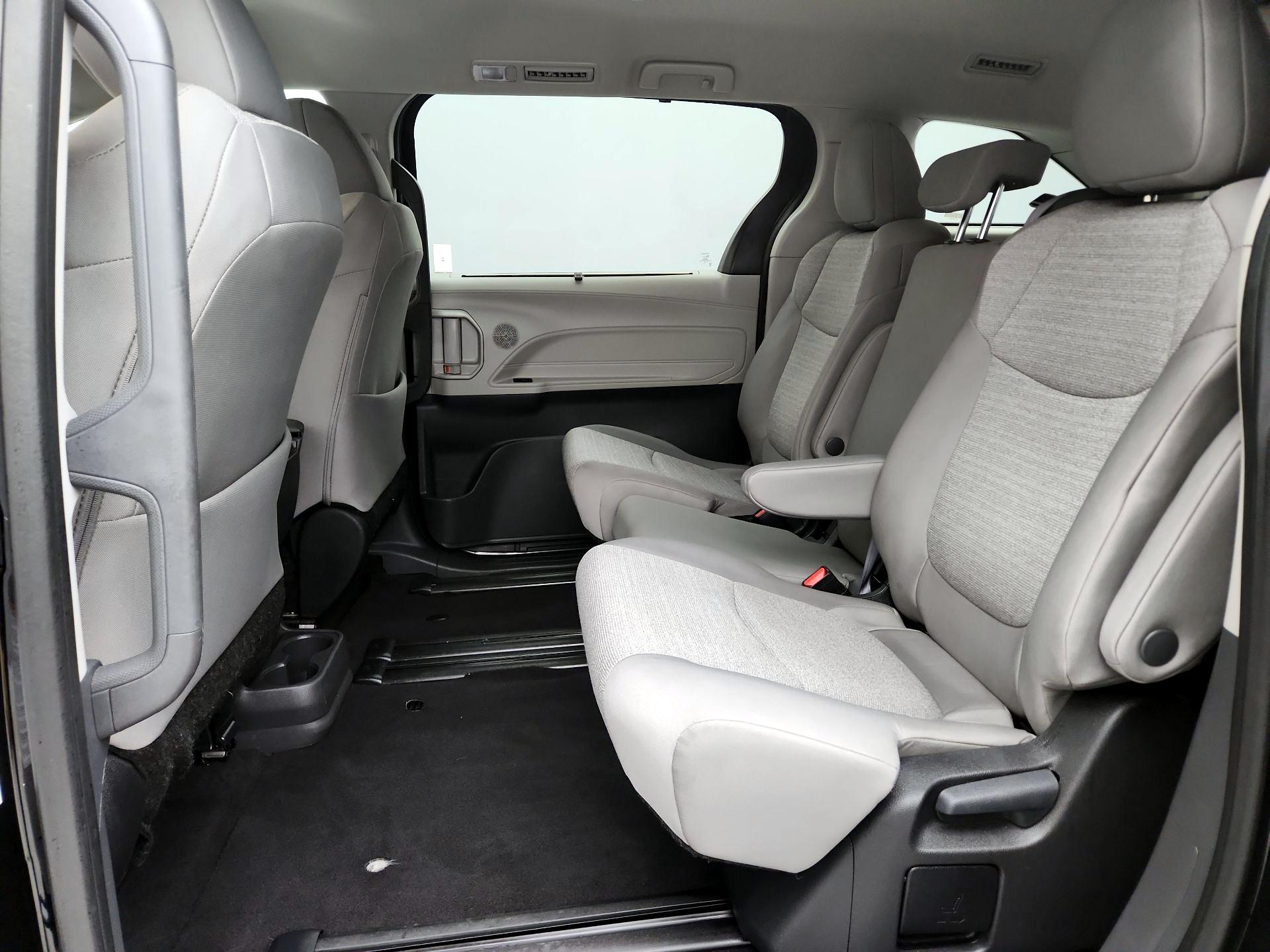 Thumbnail: 2024 Toyota Sienna - 19