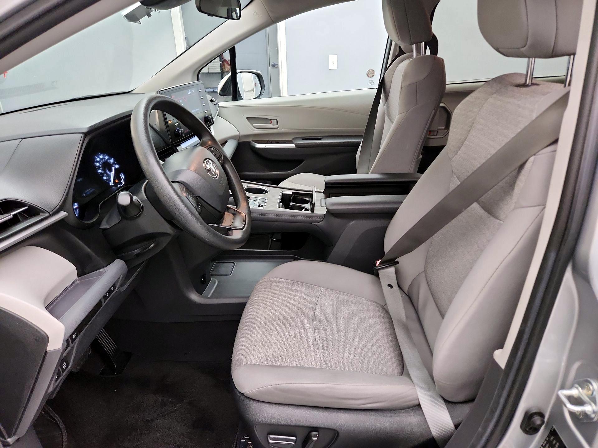 Thumbnail: 2024 Toyota Sienna - 11