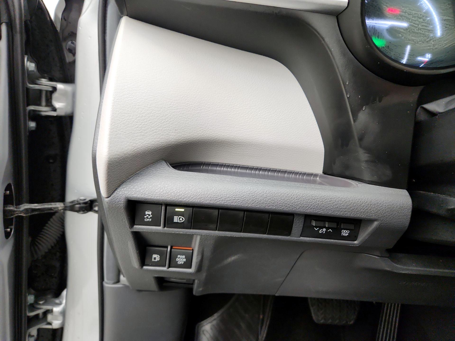 Thumbnail: 2024 Toyota Sienna - 13