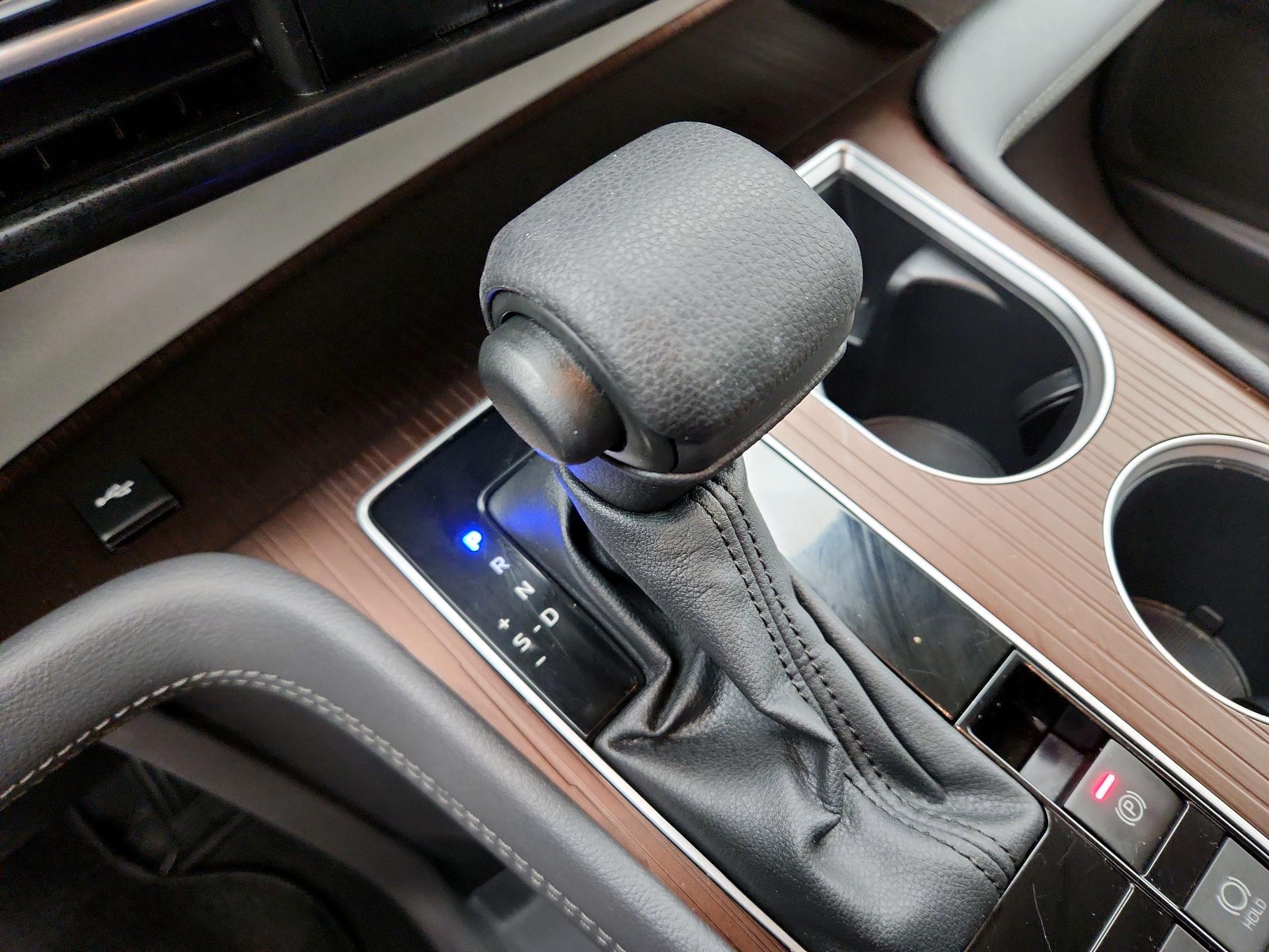 Thumbnail: 2024 Toyota Sienna - 17