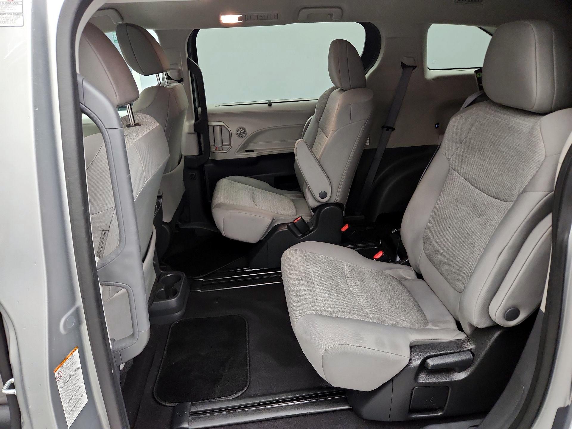 Thumbnail: 2024 Toyota Sienna - 19