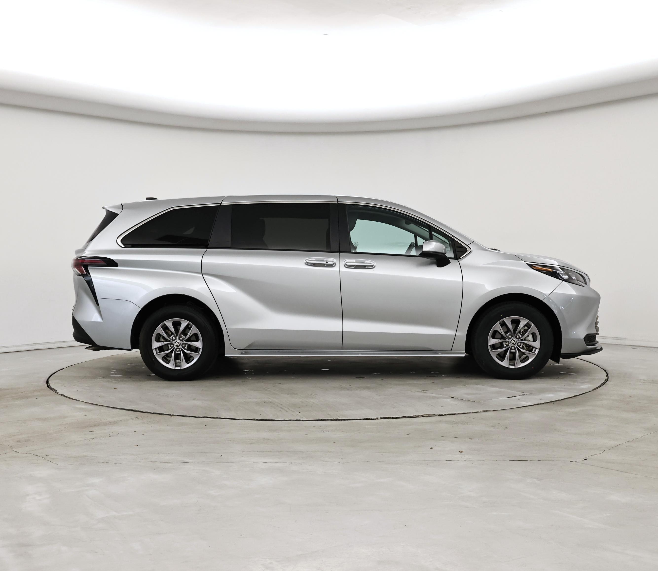 Thumbnail: 2024 Toyota Sienna - 7