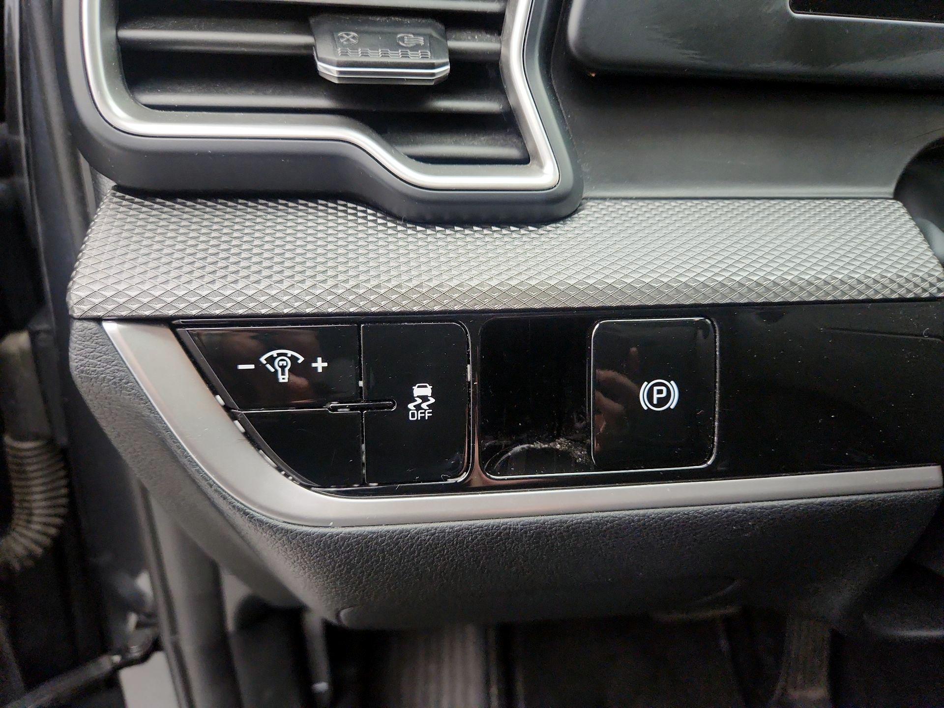 Thumbnail: 2023 Kia Sportage - 13