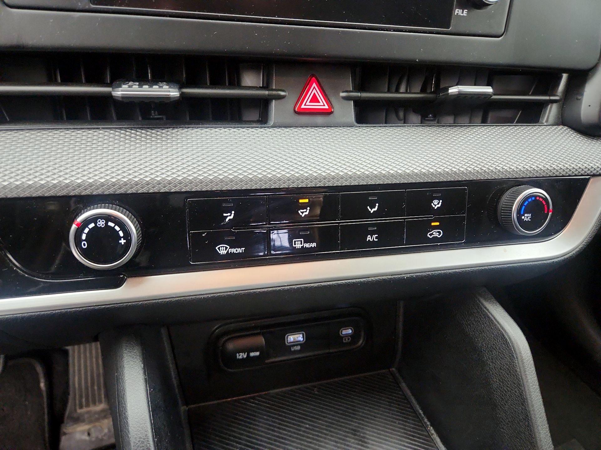 Thumbnail: 2023 Kia Sportage - 16