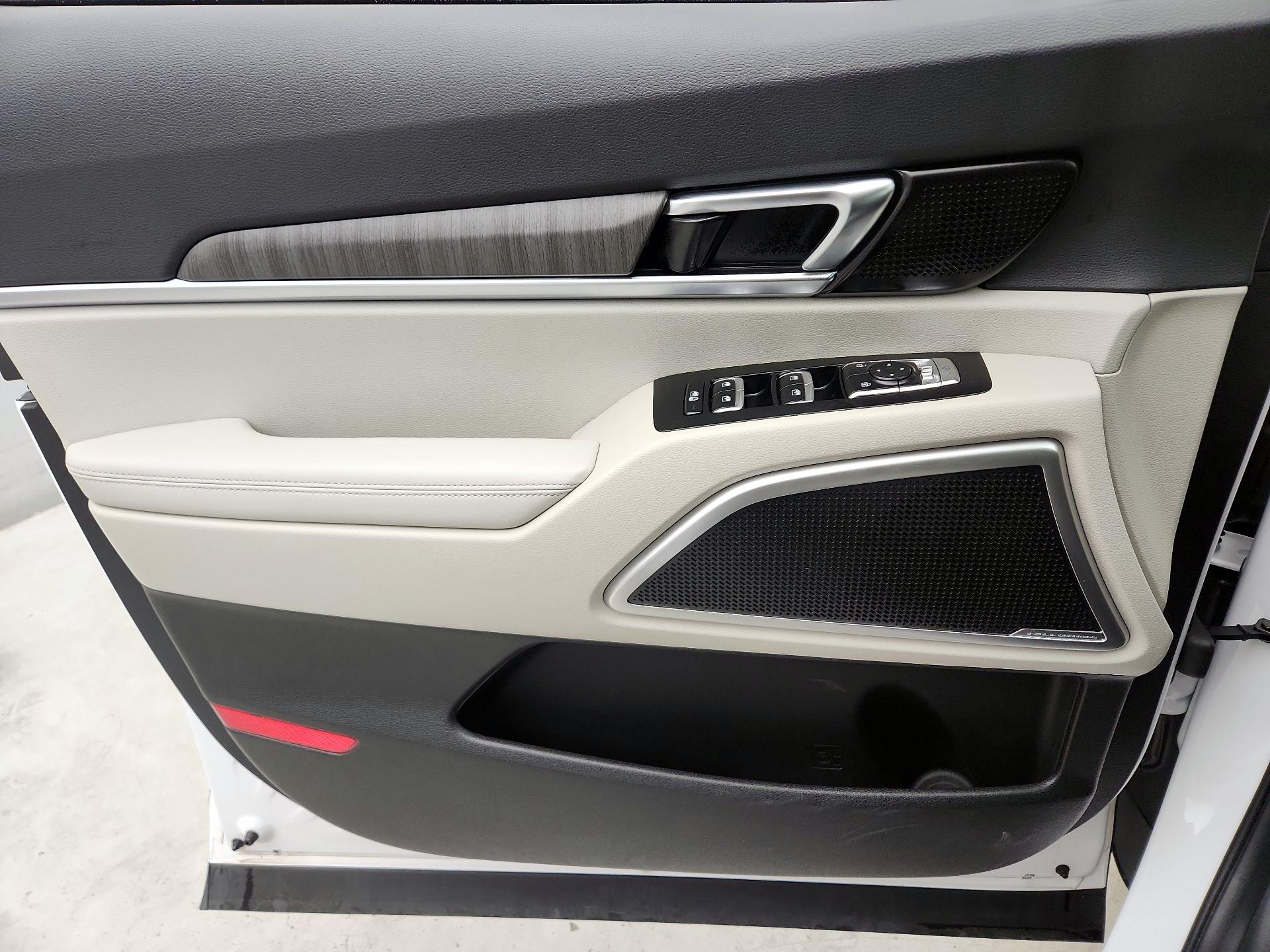 Thumbnail: 2023 Kia Telluride - 12