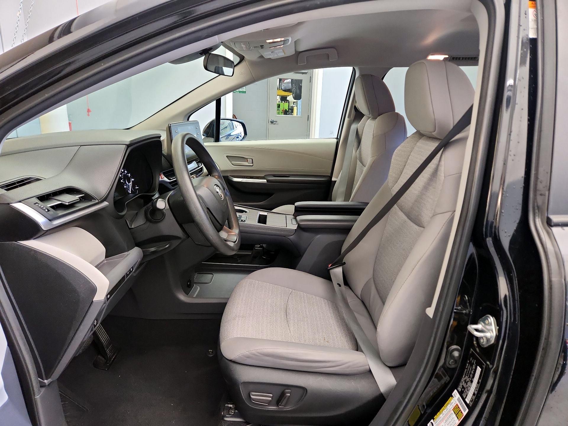 Thumbnail: 2024 Toyota Sienna - 11