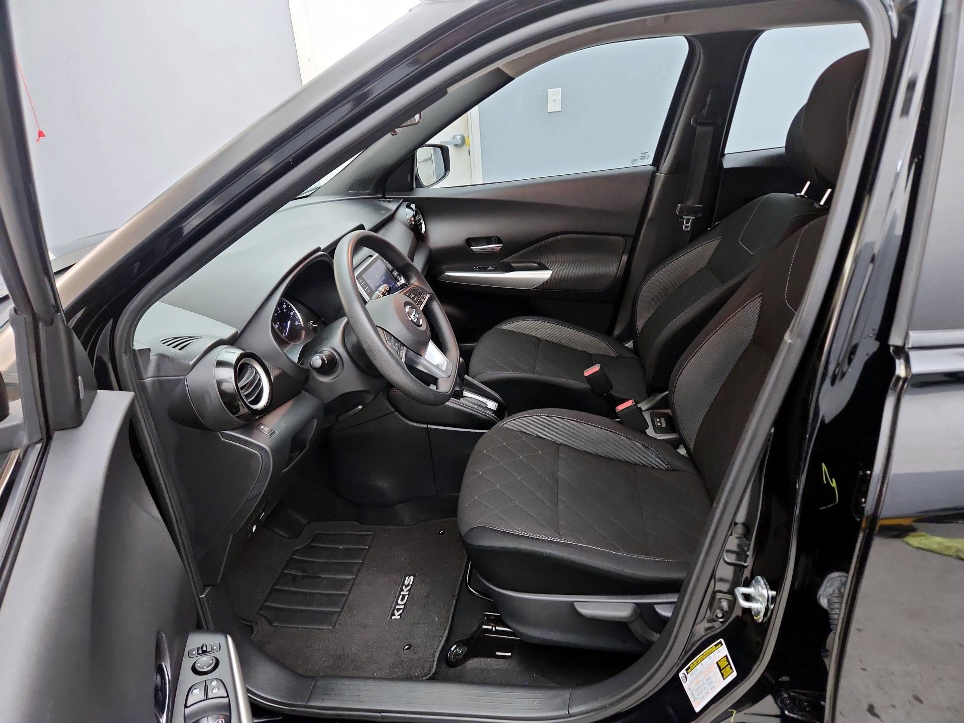 Thumbnail: 2018 Nissan Kicks - 11