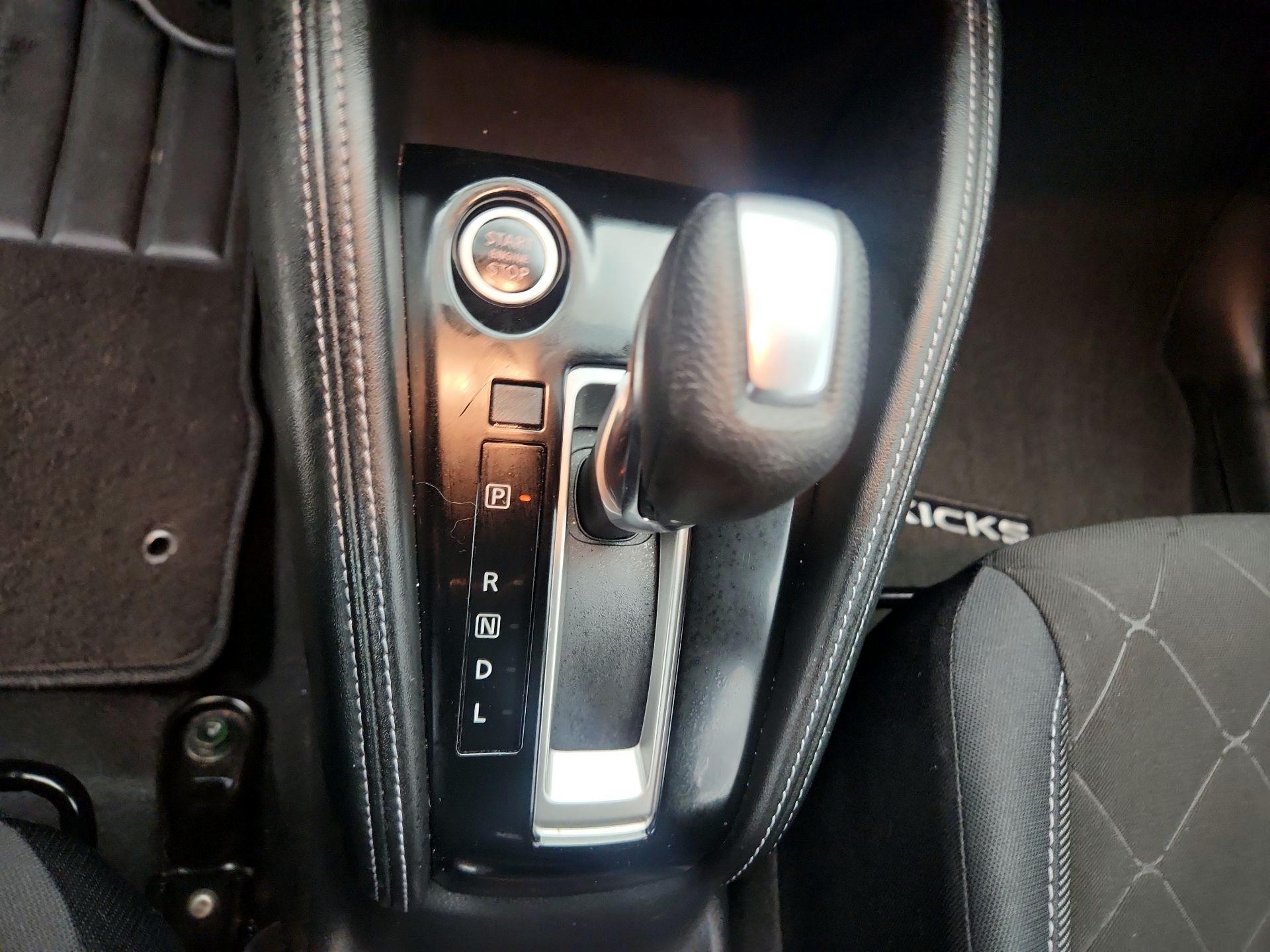 Thumbnail: 2018 Nissan Kicks - 17