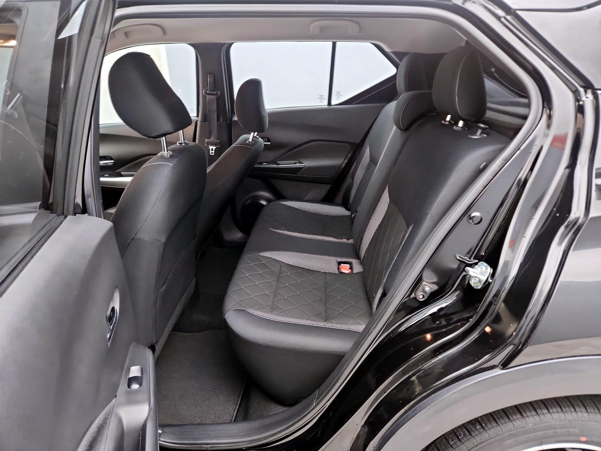 Thumbnail: 2018 Nissan Kicks - 19